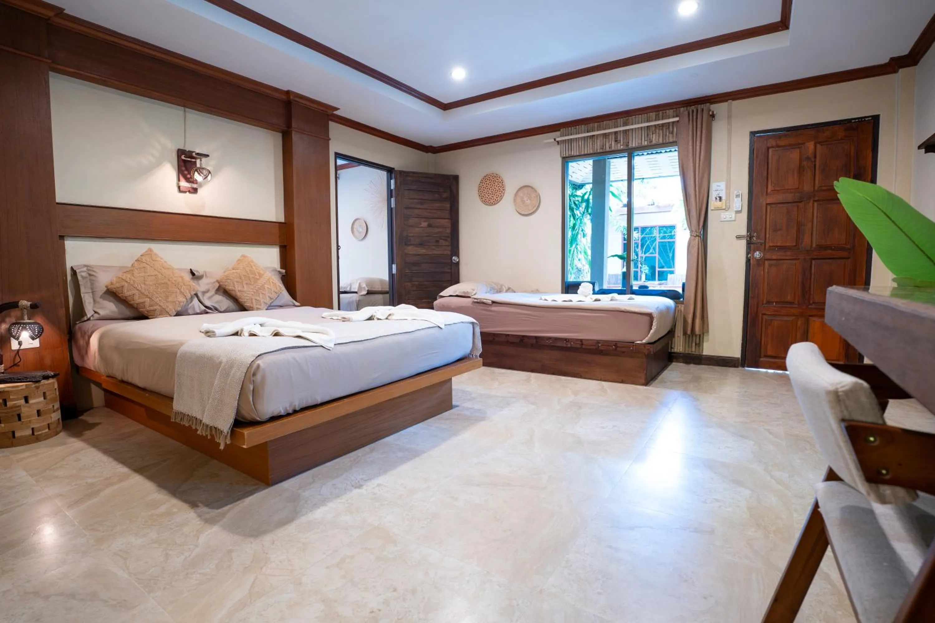 Bedroom, Bed in Lanta Riviera Beach Resort
