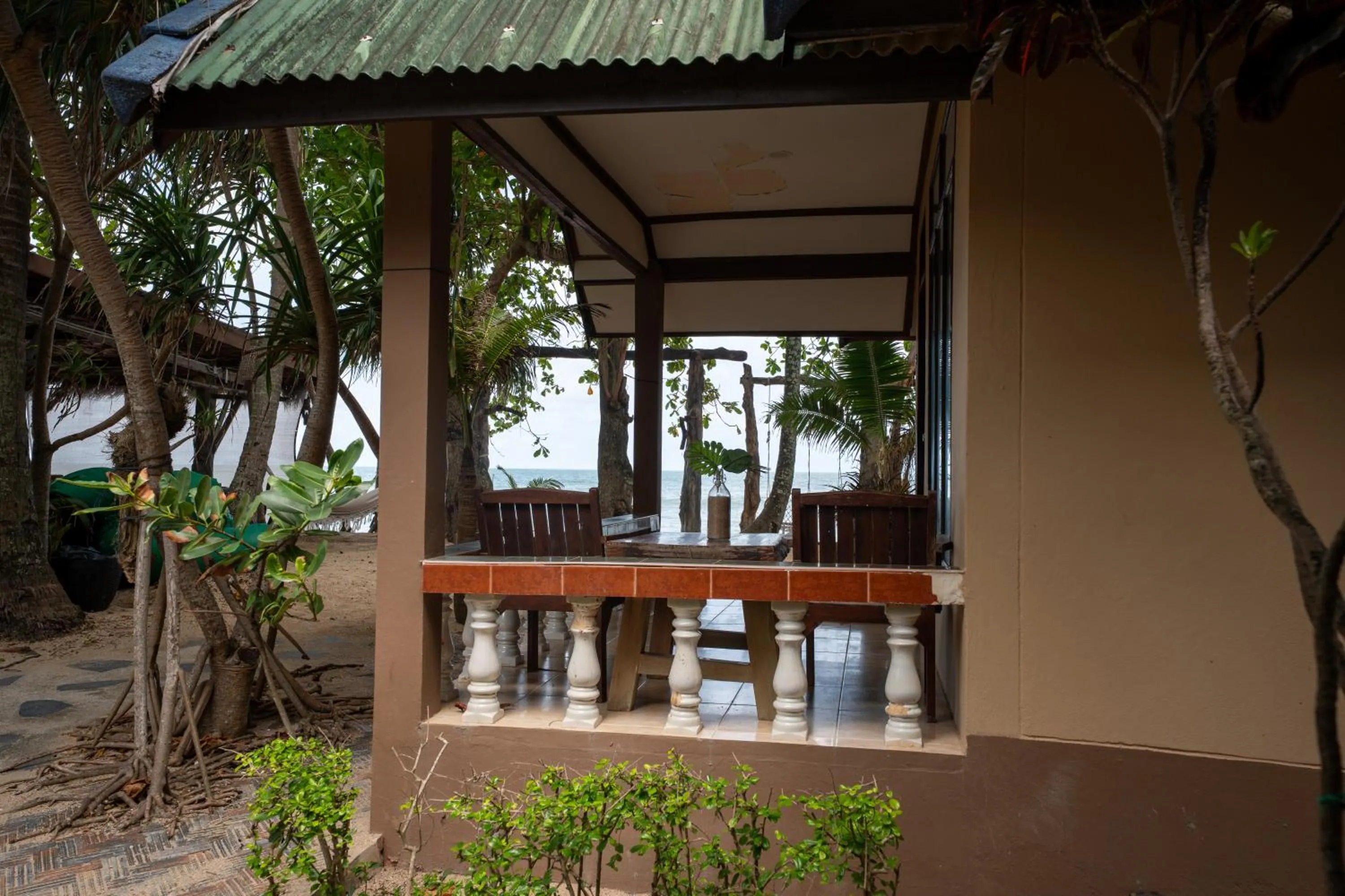 Lanta Riviera Beach Resort