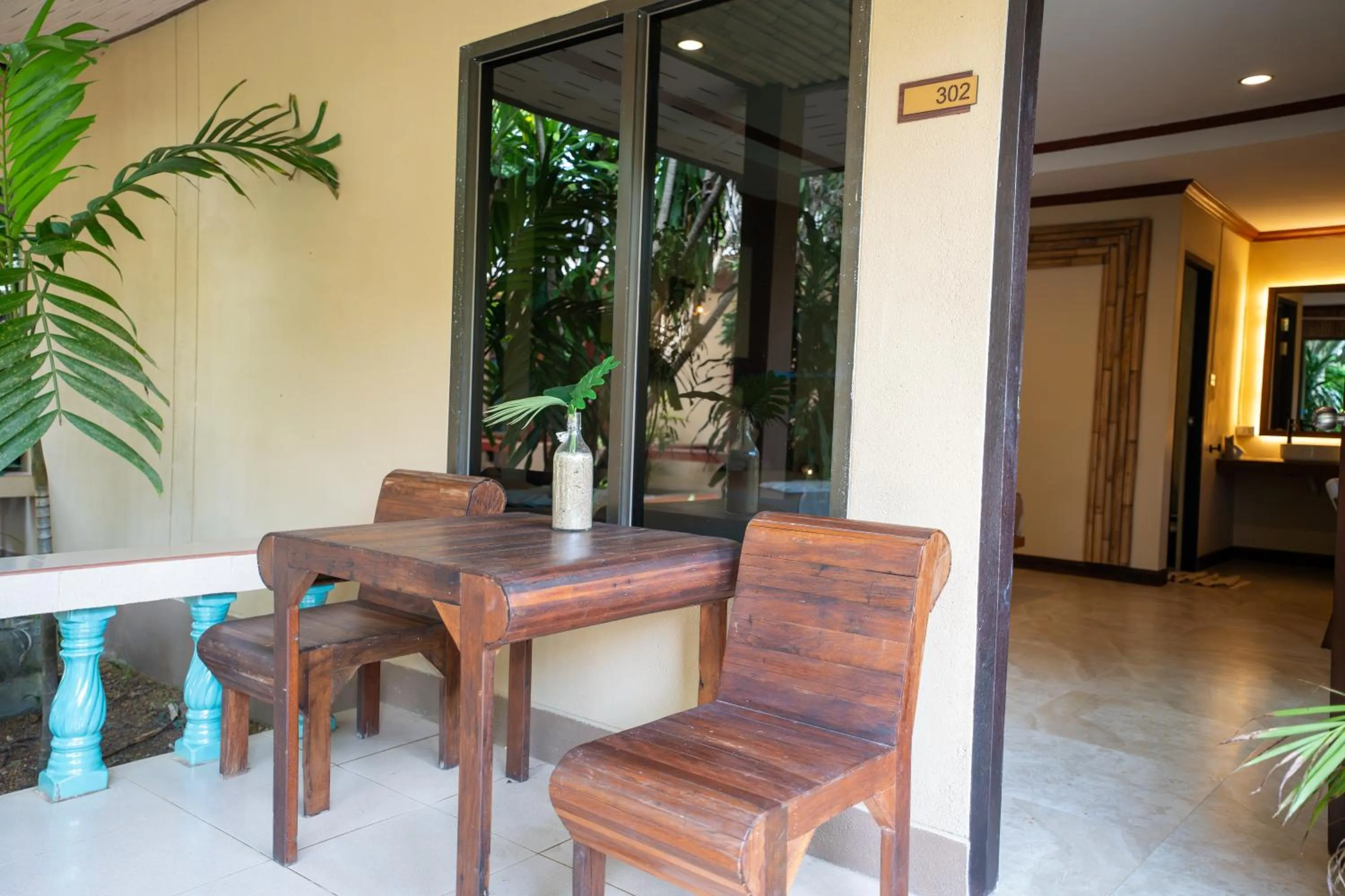 Seating area in Lanta Riviera Beach Resort