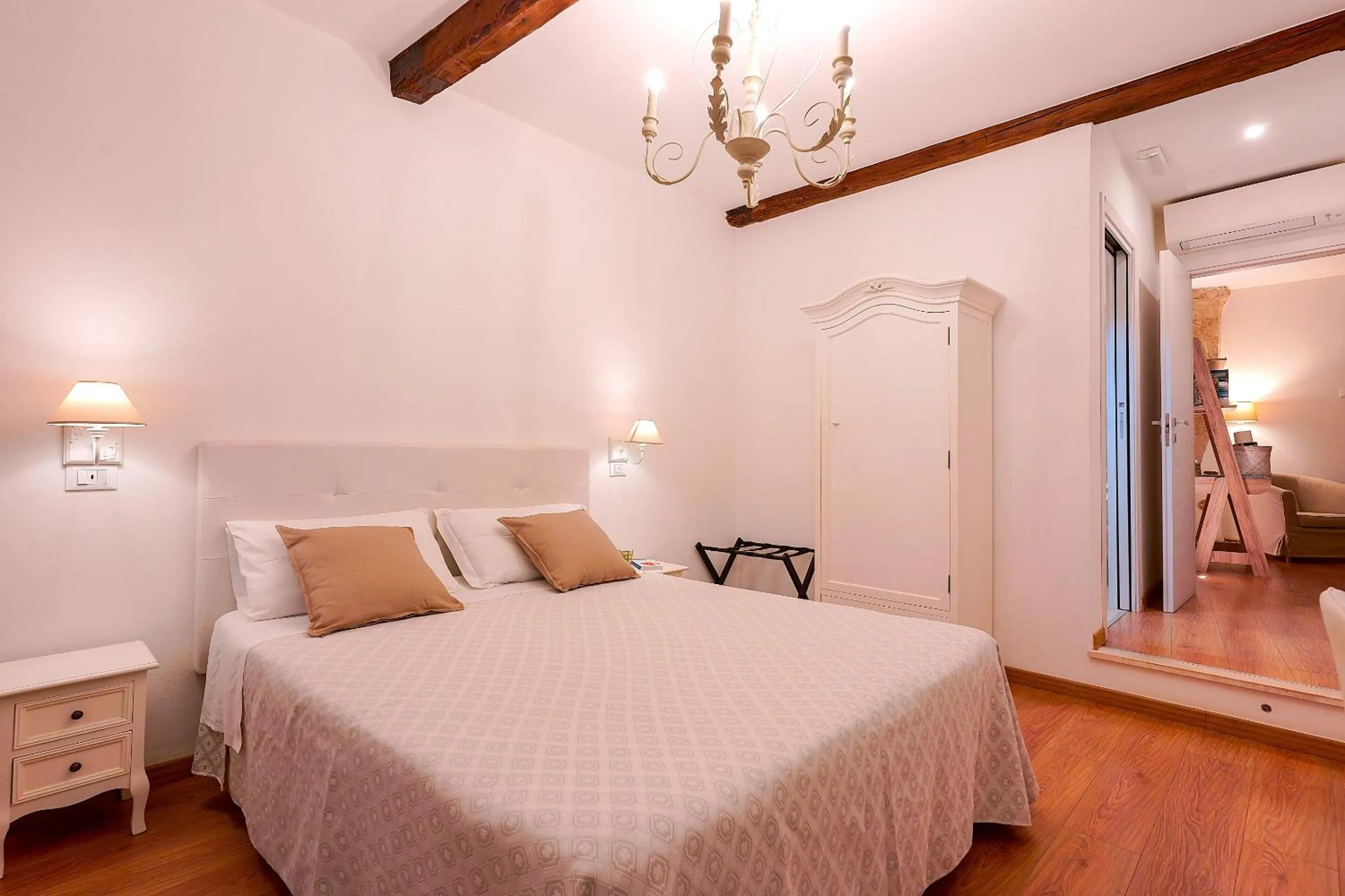 Bedroom, Bed in Baco Rooms