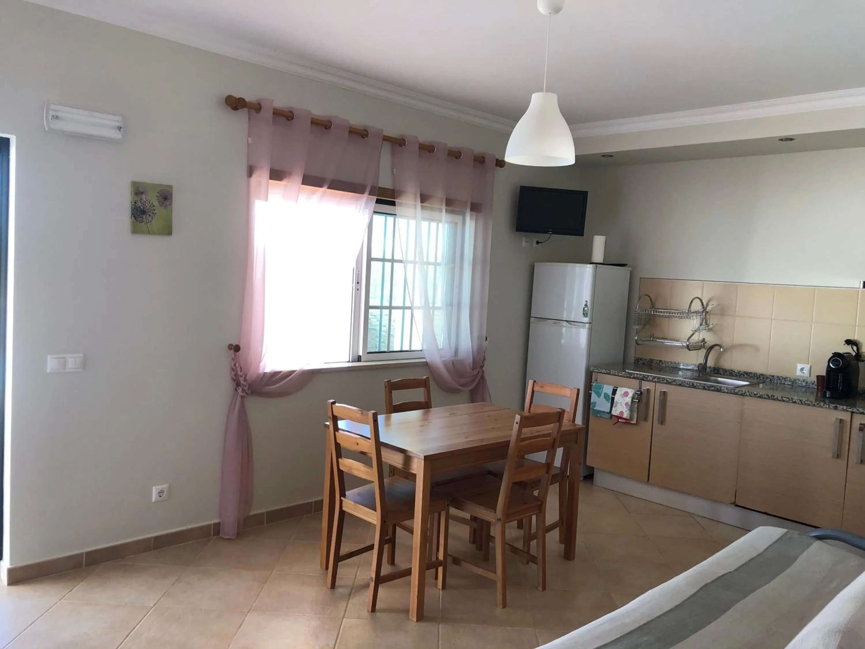 Kitchen or kitchenette in Villa vista mar e piscina