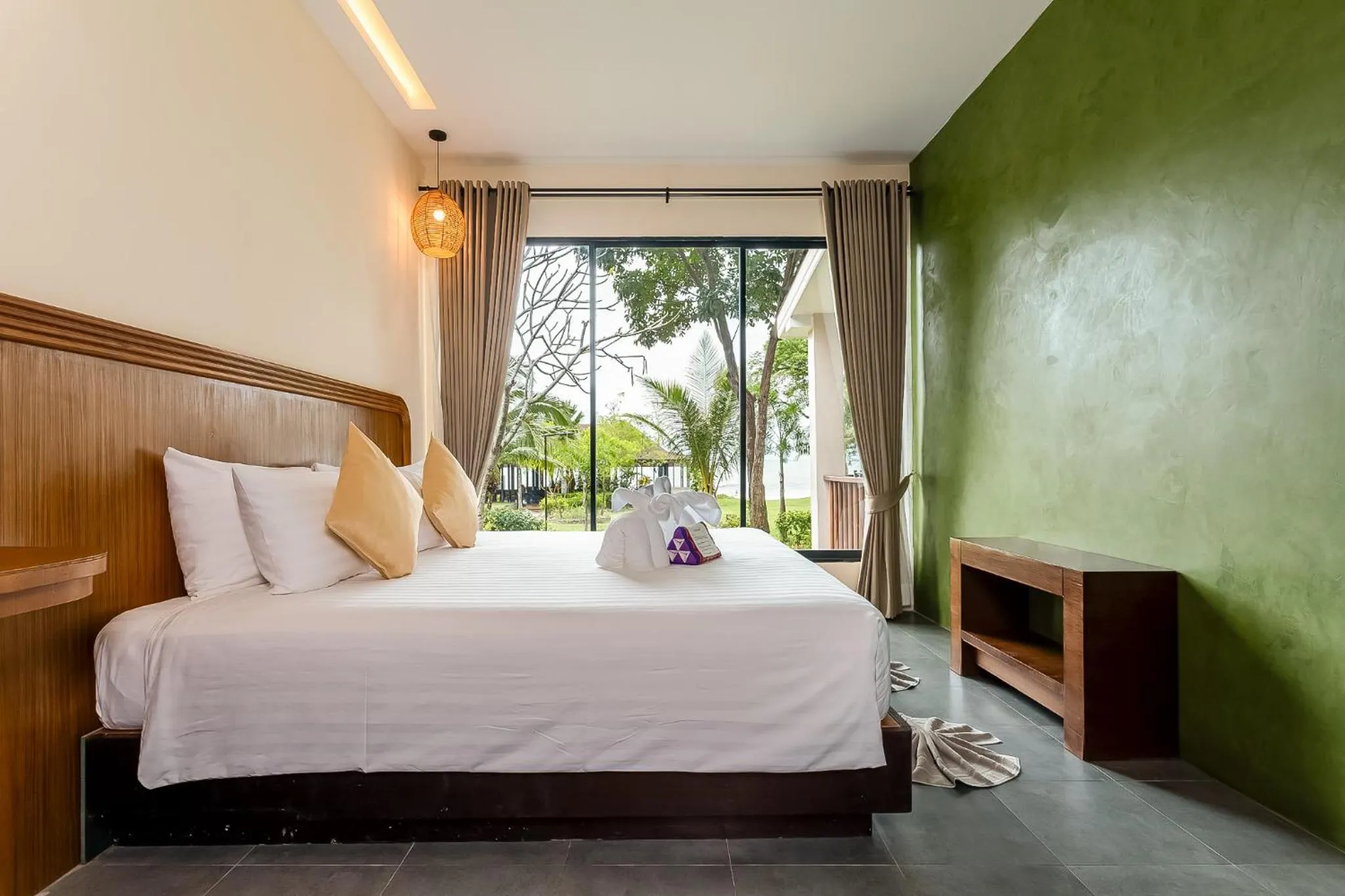 Bed in Anda Lanta Resort