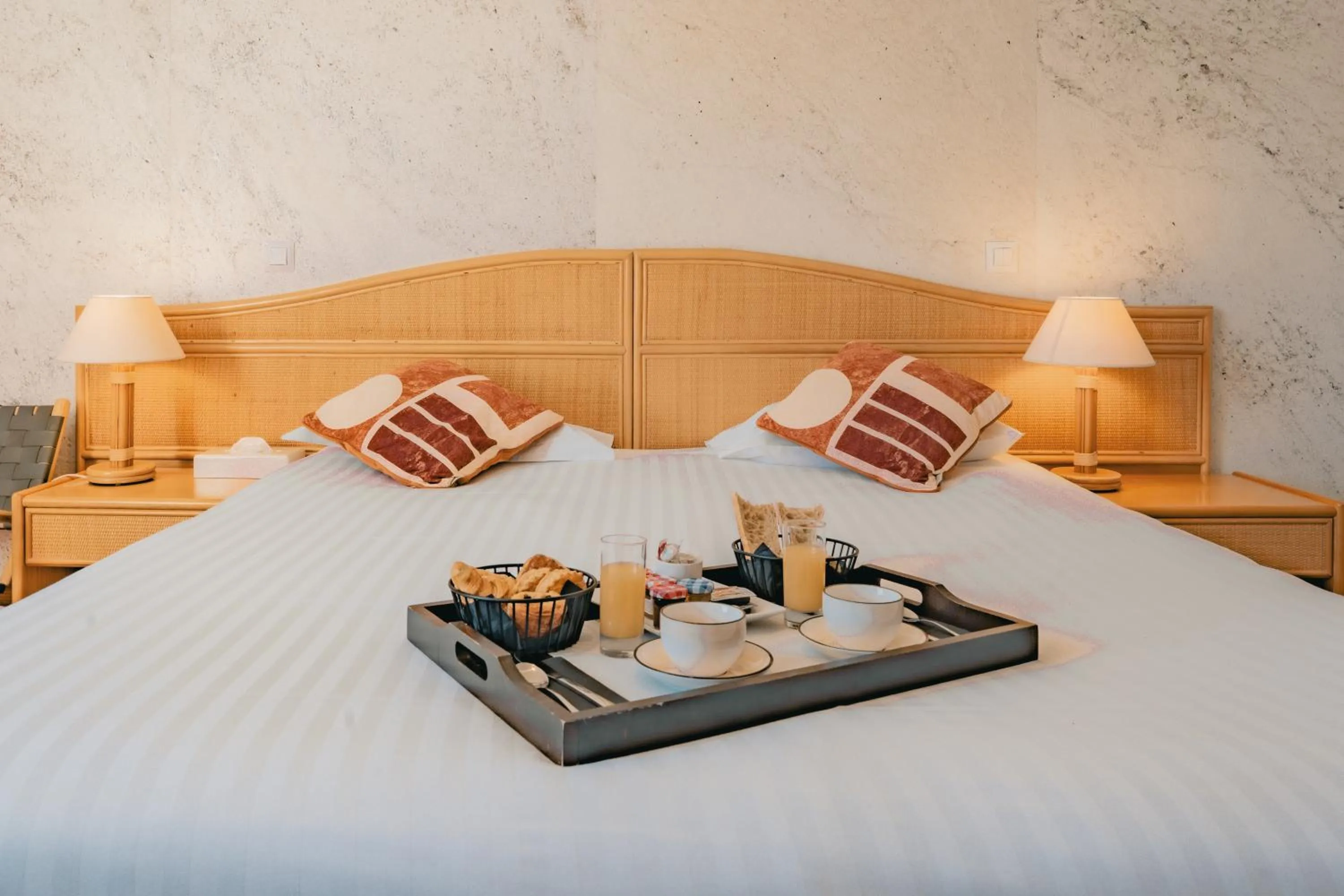 Bed in Hôtel Édenia - Spa Estime&Sens