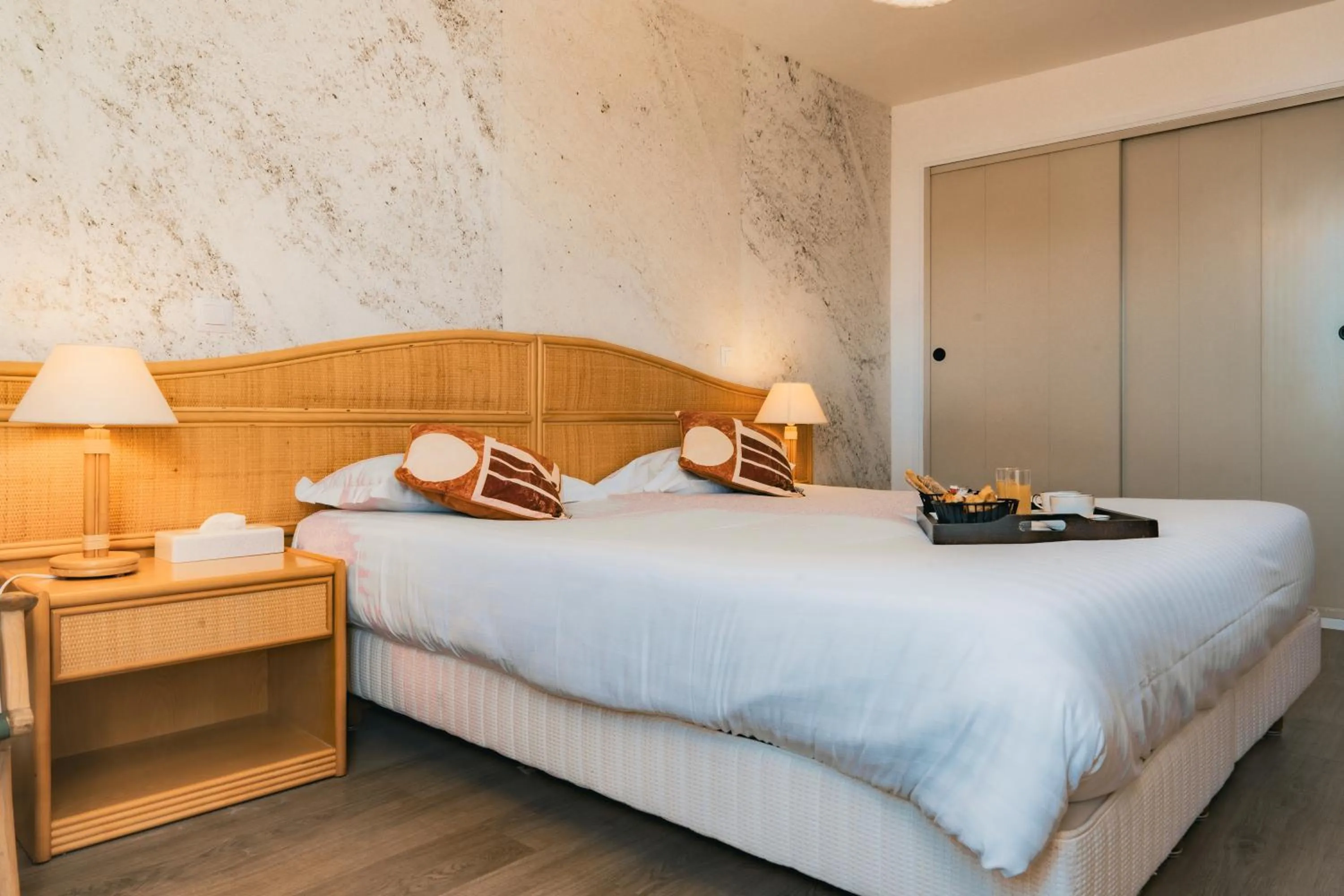 Bed in Hôtel Édenia - Spa Estime&Sens