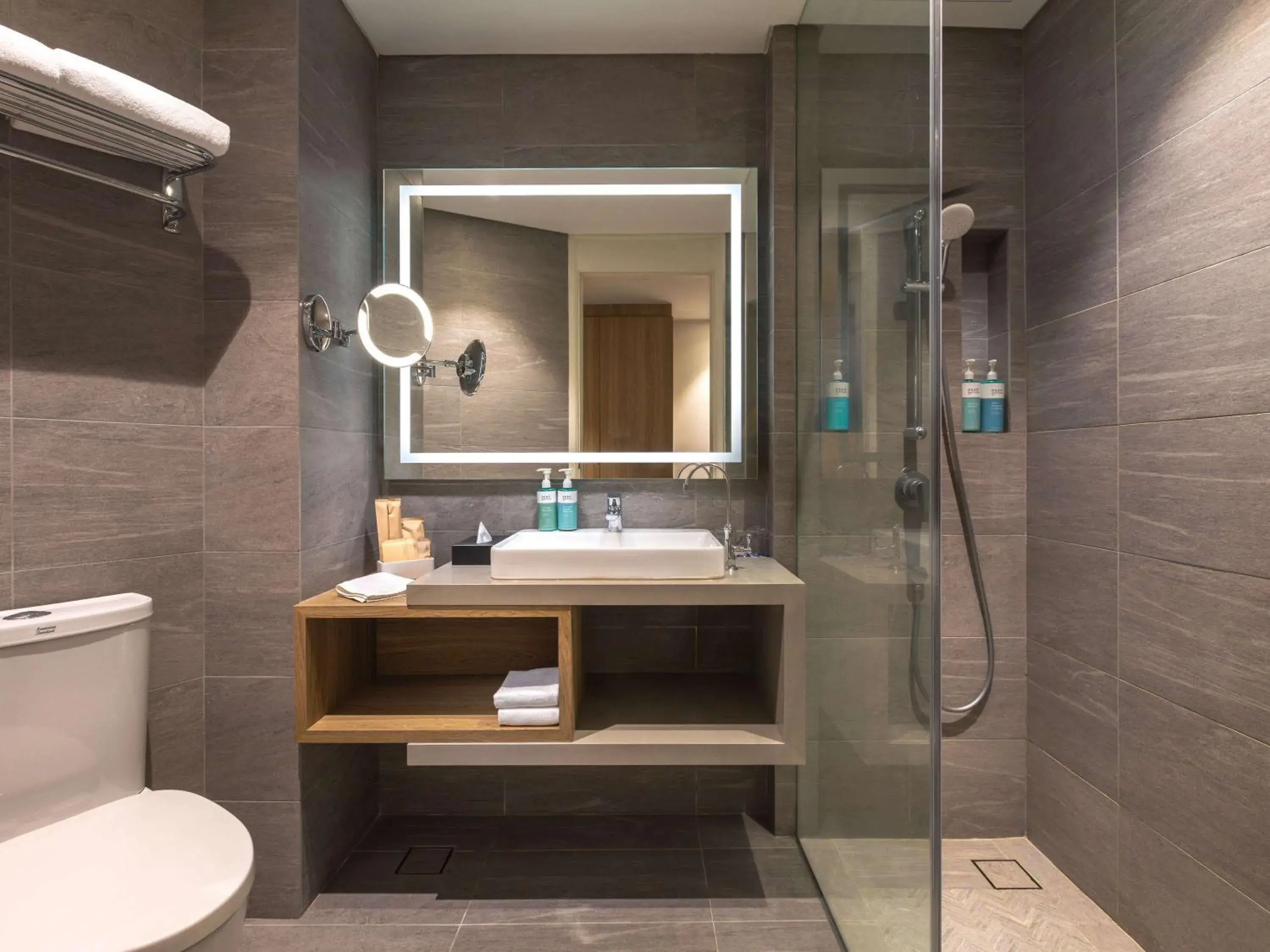 Deluxe Twin Room in Novotel Kuala Lumpur City Centre Deluxe Twin Room in Novotel Kuala Lumpur City Centre