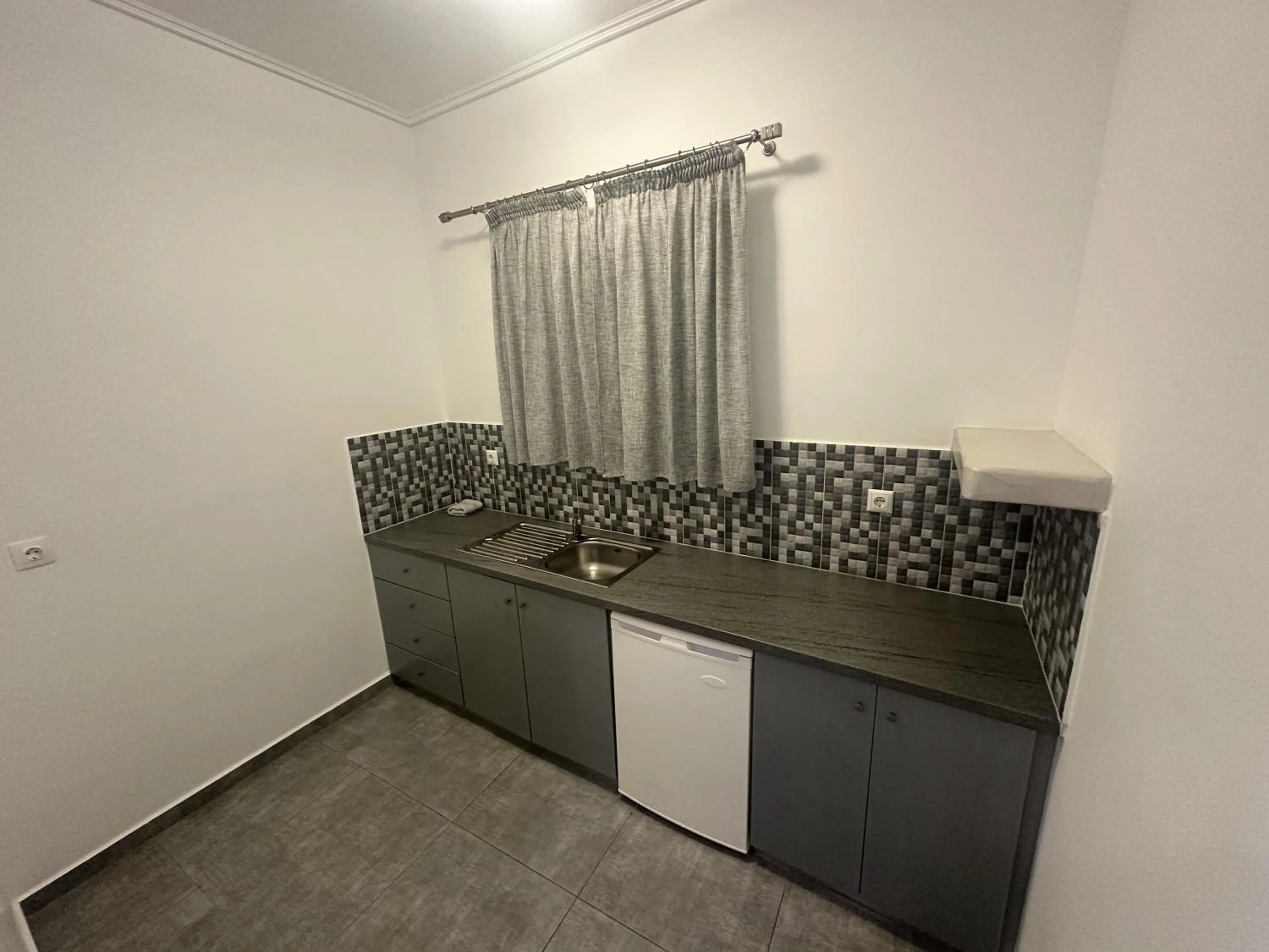 Markakis Studios Fira Town