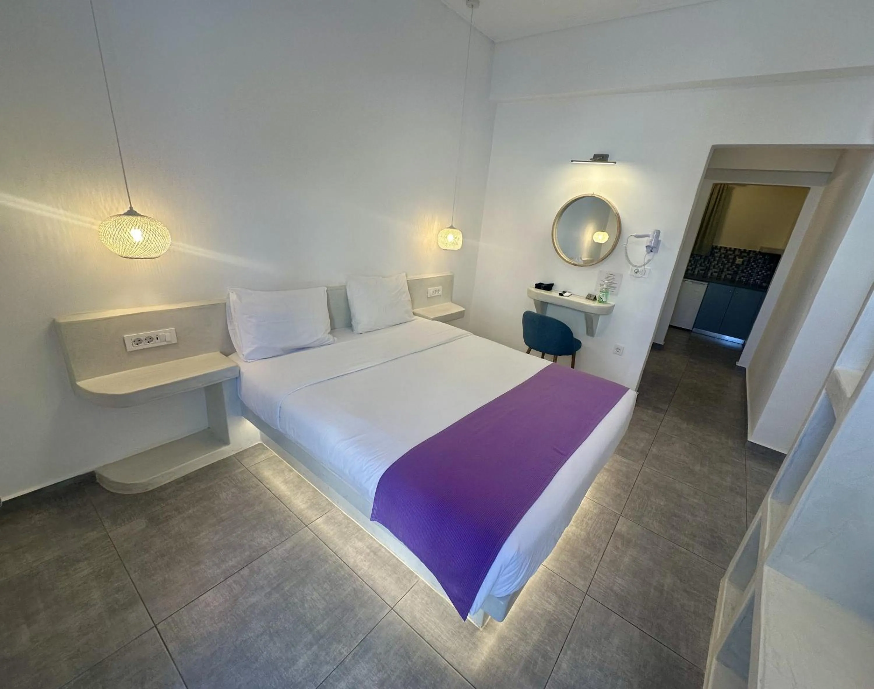 Bed in Markakis Studios Fira Town