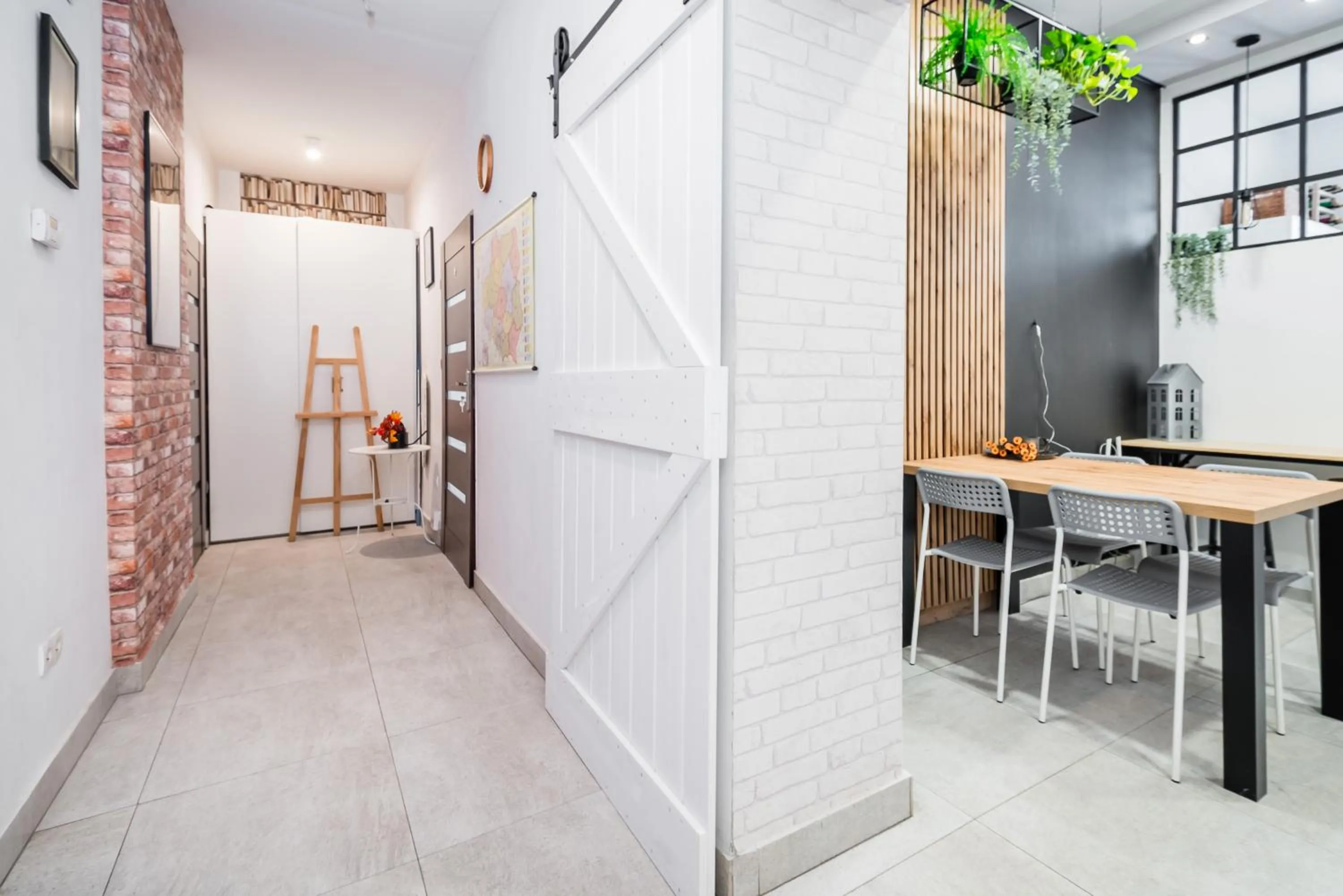 Dining area in Master Corner Apartment