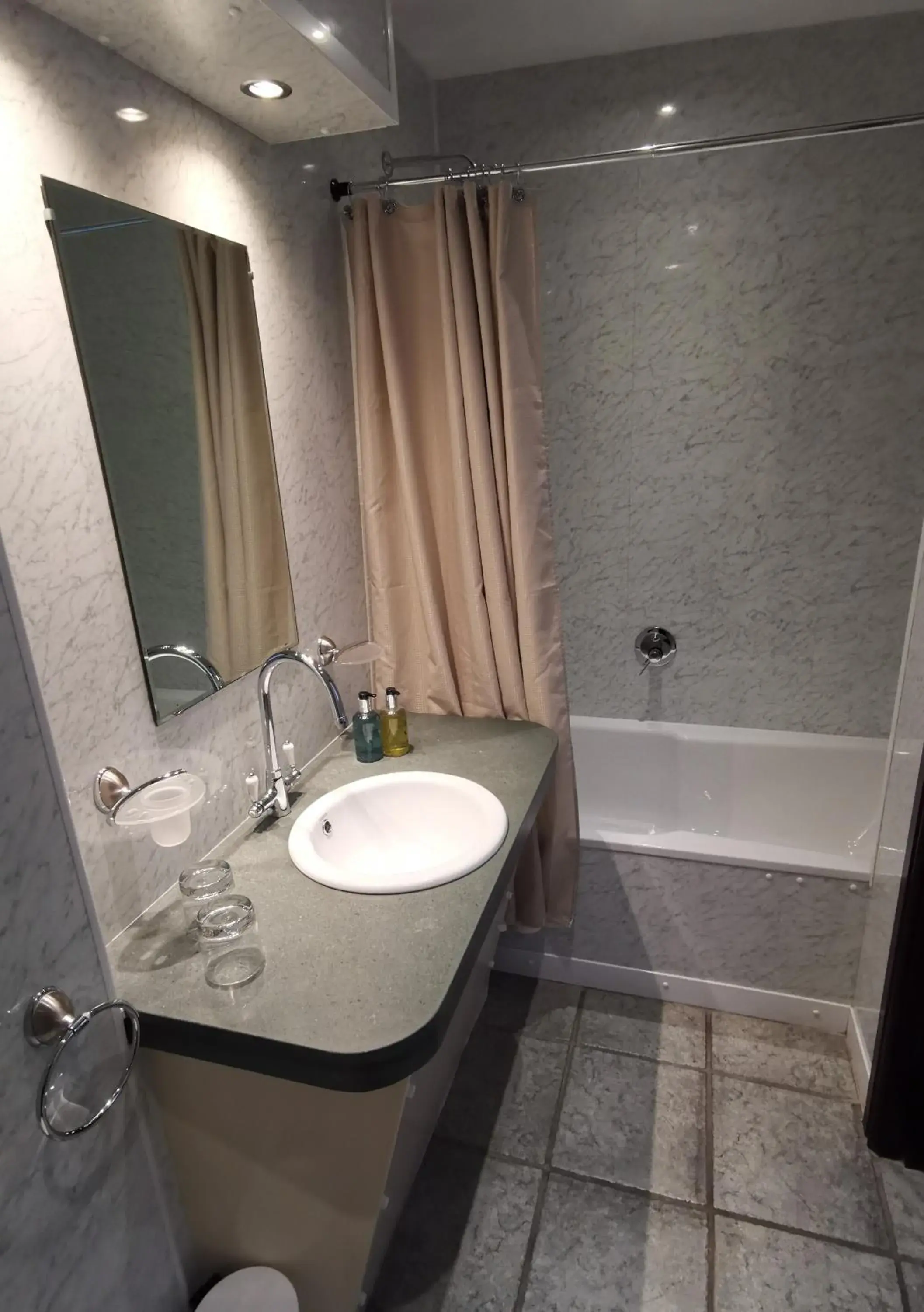 Double or Twin Room with Private Bathroom in The Langstrath Country Inn Double or Twin Room with Private Bathroom in The Langstrath Country Inn