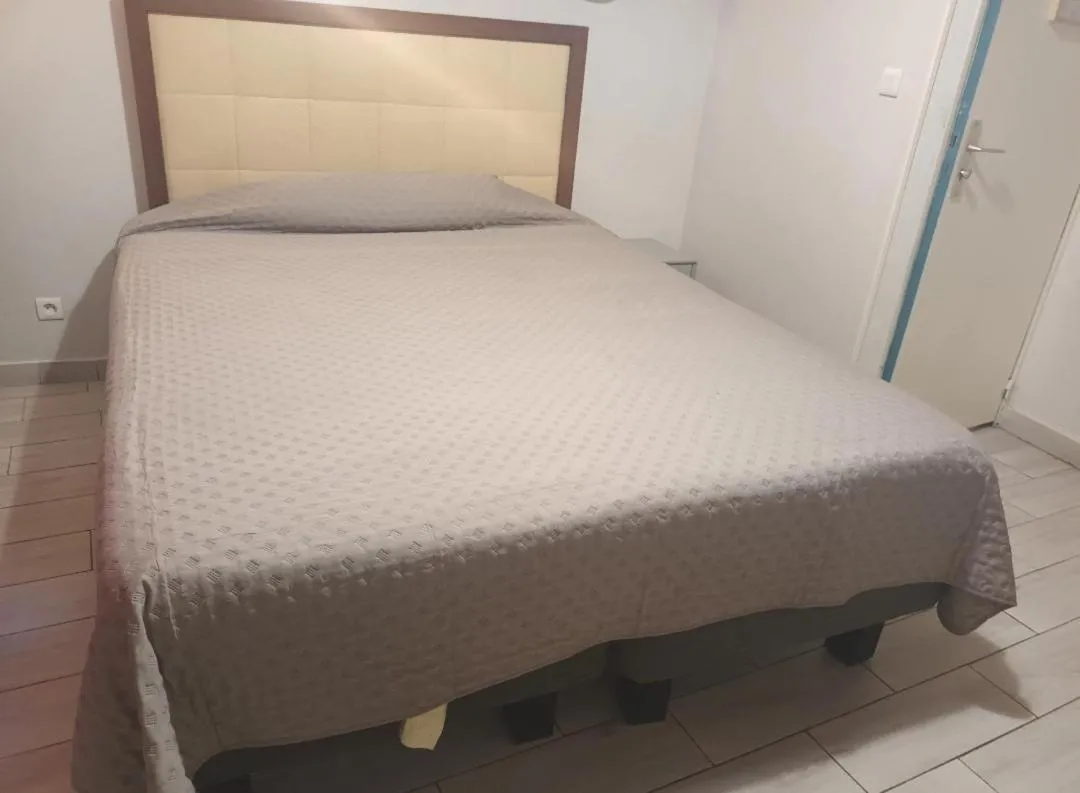 Bed in Hôtel de Lorraine