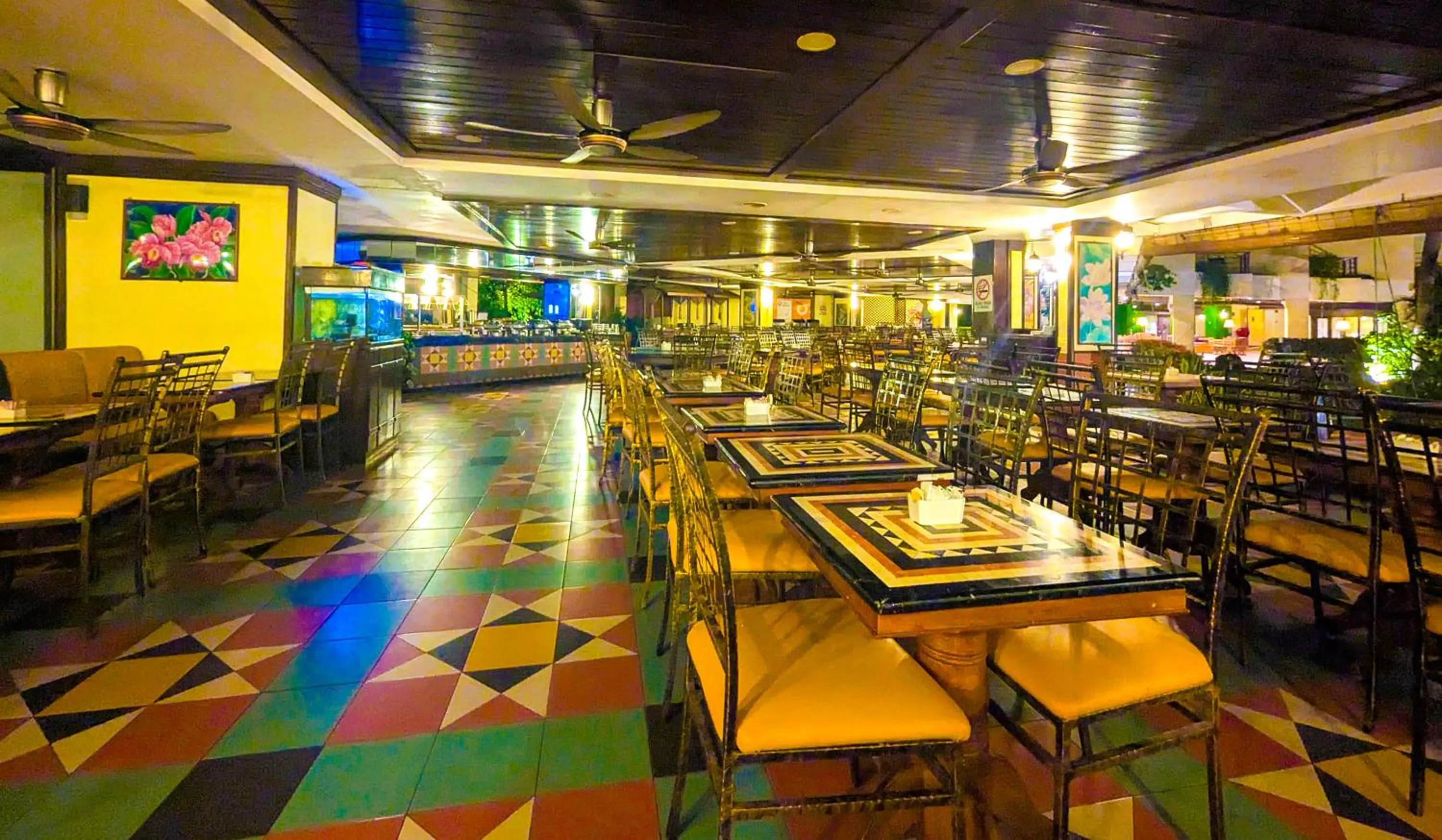 Restaurant/places to eat in Holiday Villa Resort & Beachclub Langkawi