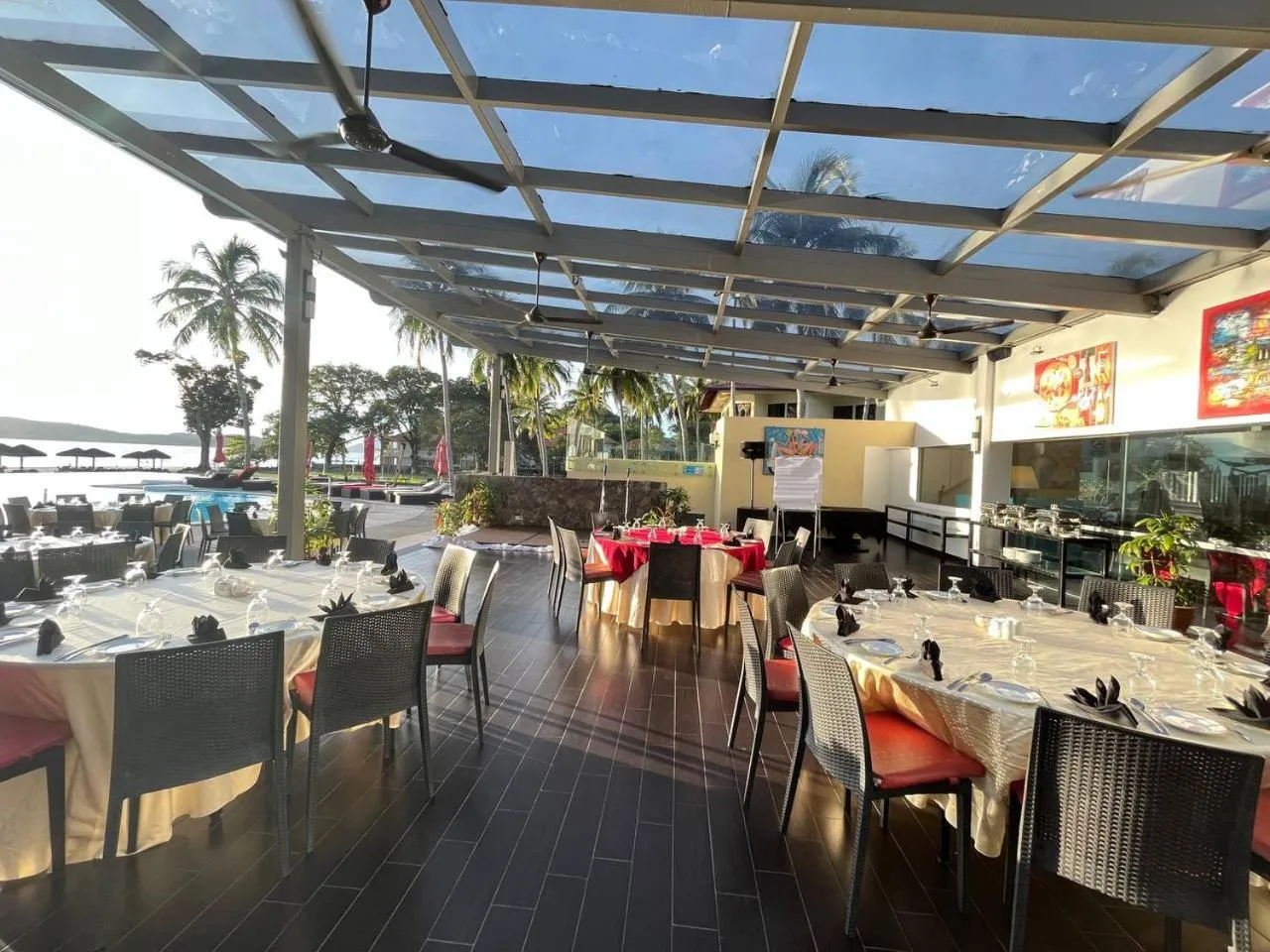 Restaurant/places to eat in Holiday Villa Resort & Beachclub Langkawi