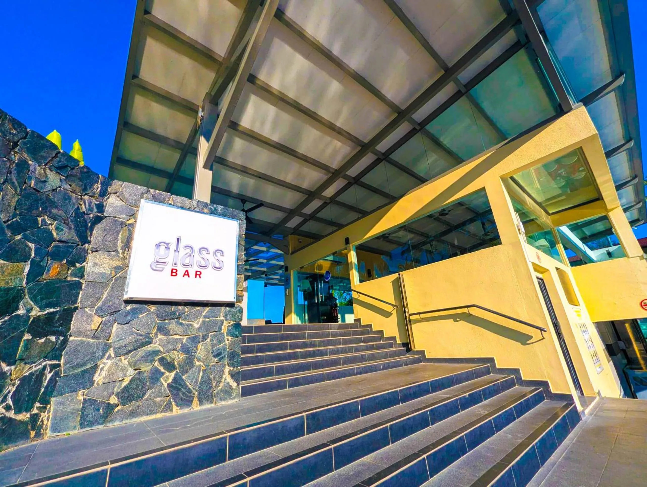 Restaurant/places to eat in Holiday Villa Resort & Beachclub Langkawi