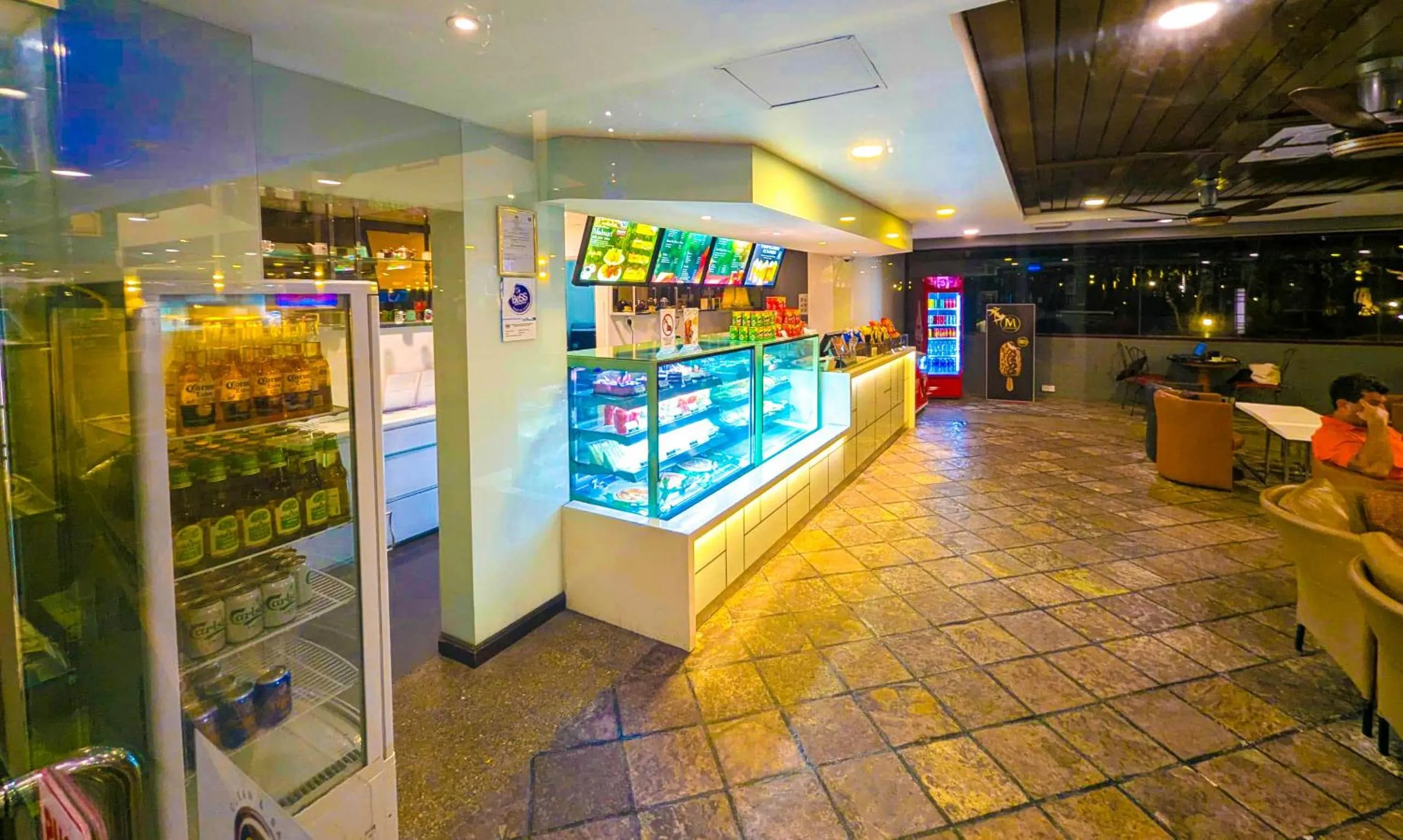 Restaurant/places to eat in Holiday Villa Resort & Beachclub Langkawi