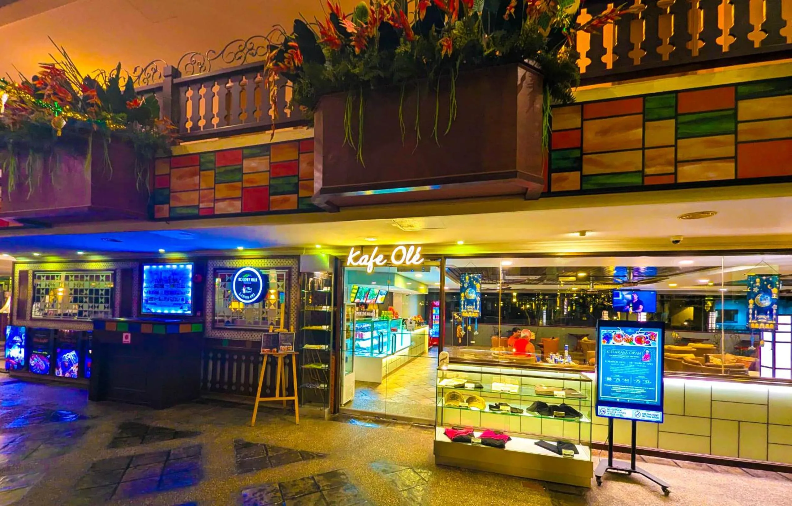 Restaurant/places to eat in Holiday Villa Resort & Beachclub Langkawi