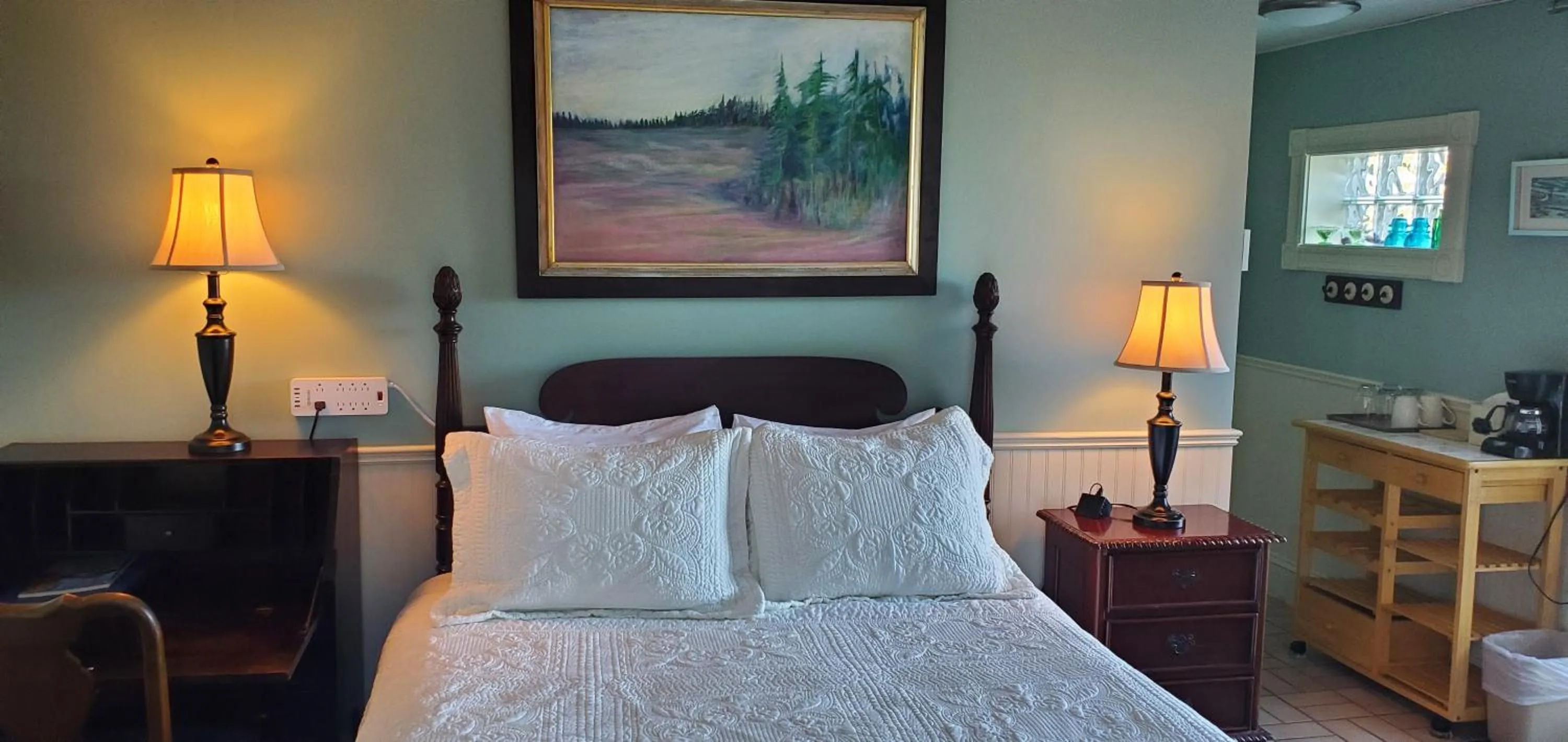 Bed in Amherst Shore Country Inn