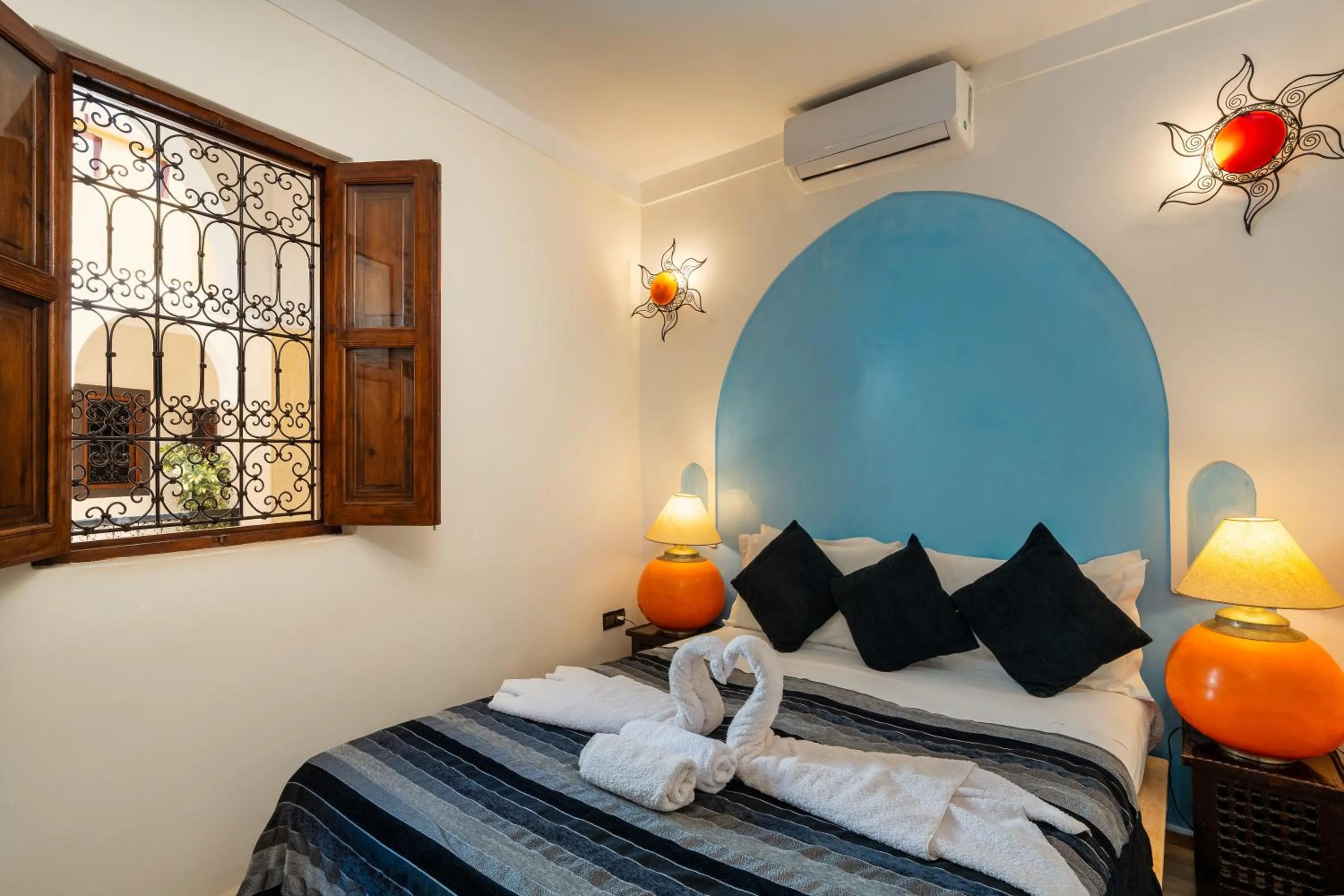 Bed in Riad Sidi Mimoune & Spa