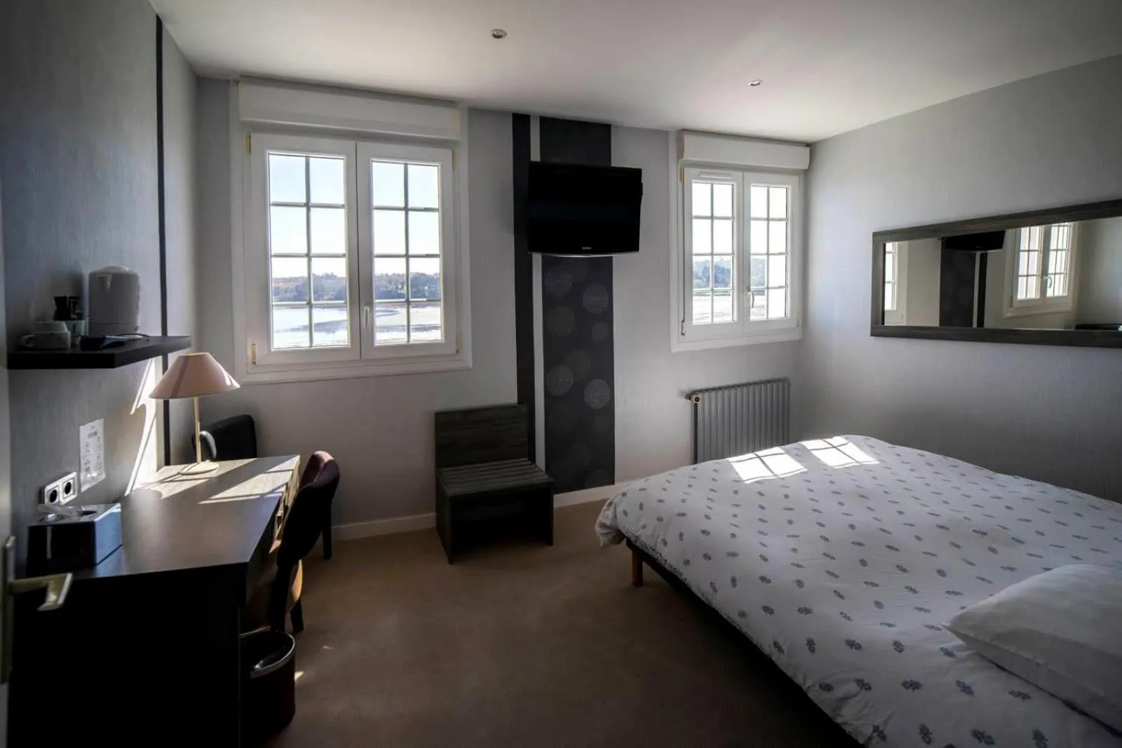 Bedroom, Bed in Hostellerie De La Mer