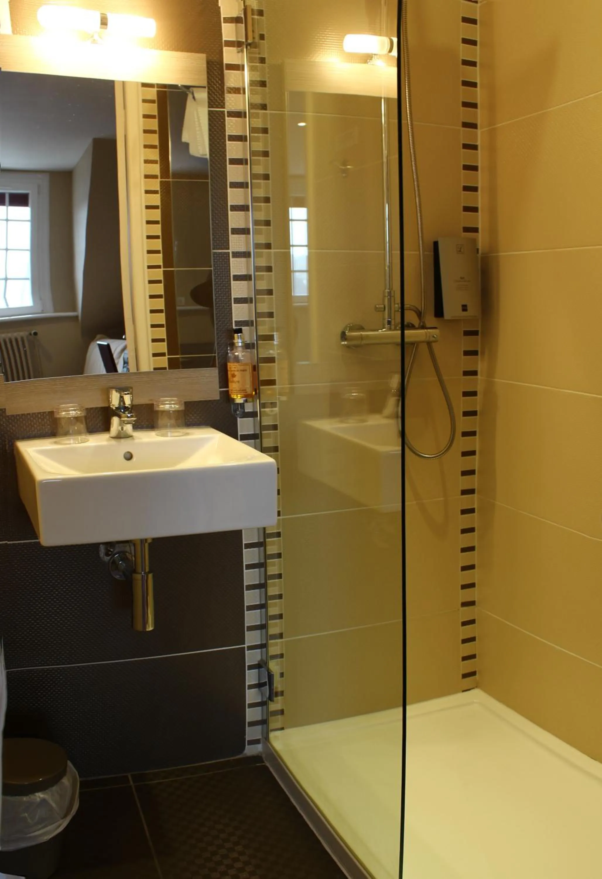 Bathroom in Hostellerie De La Mer