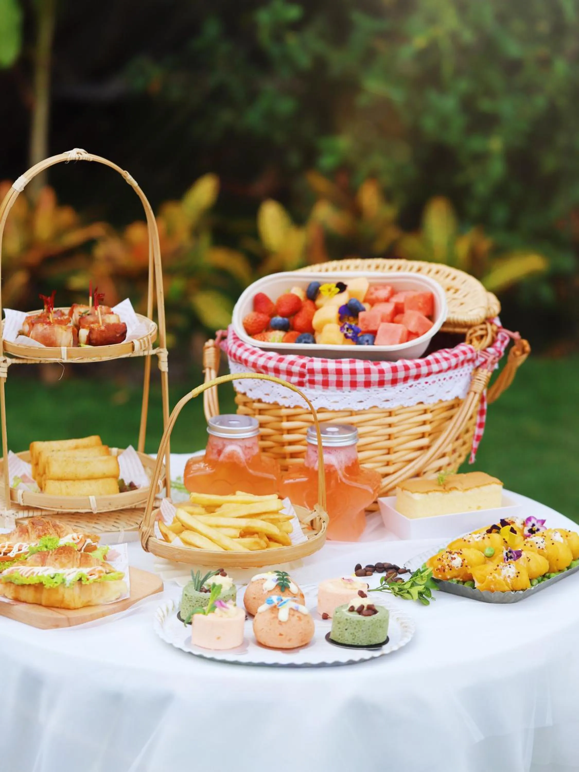 Garden in Crowne Plaza Foshan by IHG