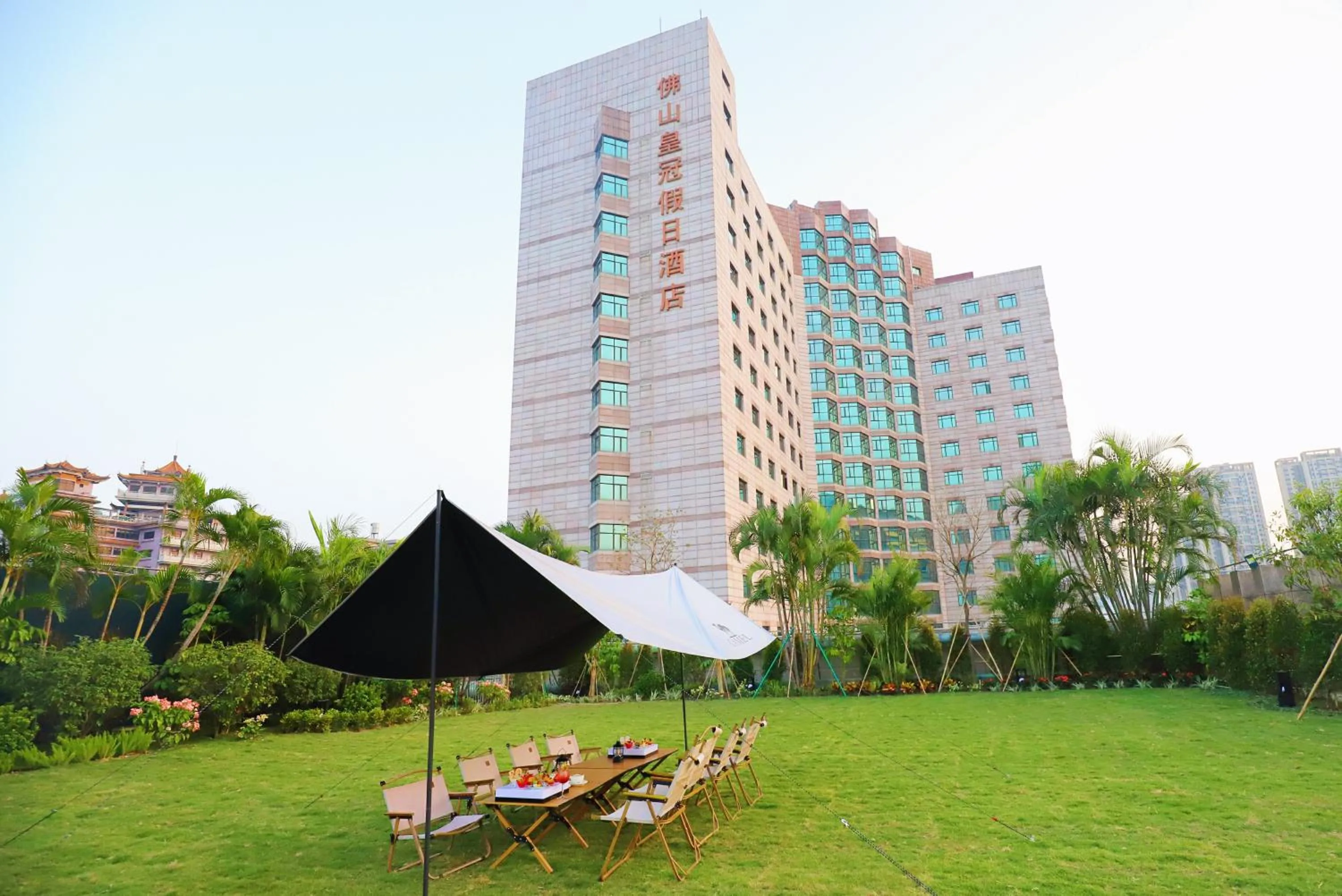 Garden in Crowne Plaza Foshan by IHG