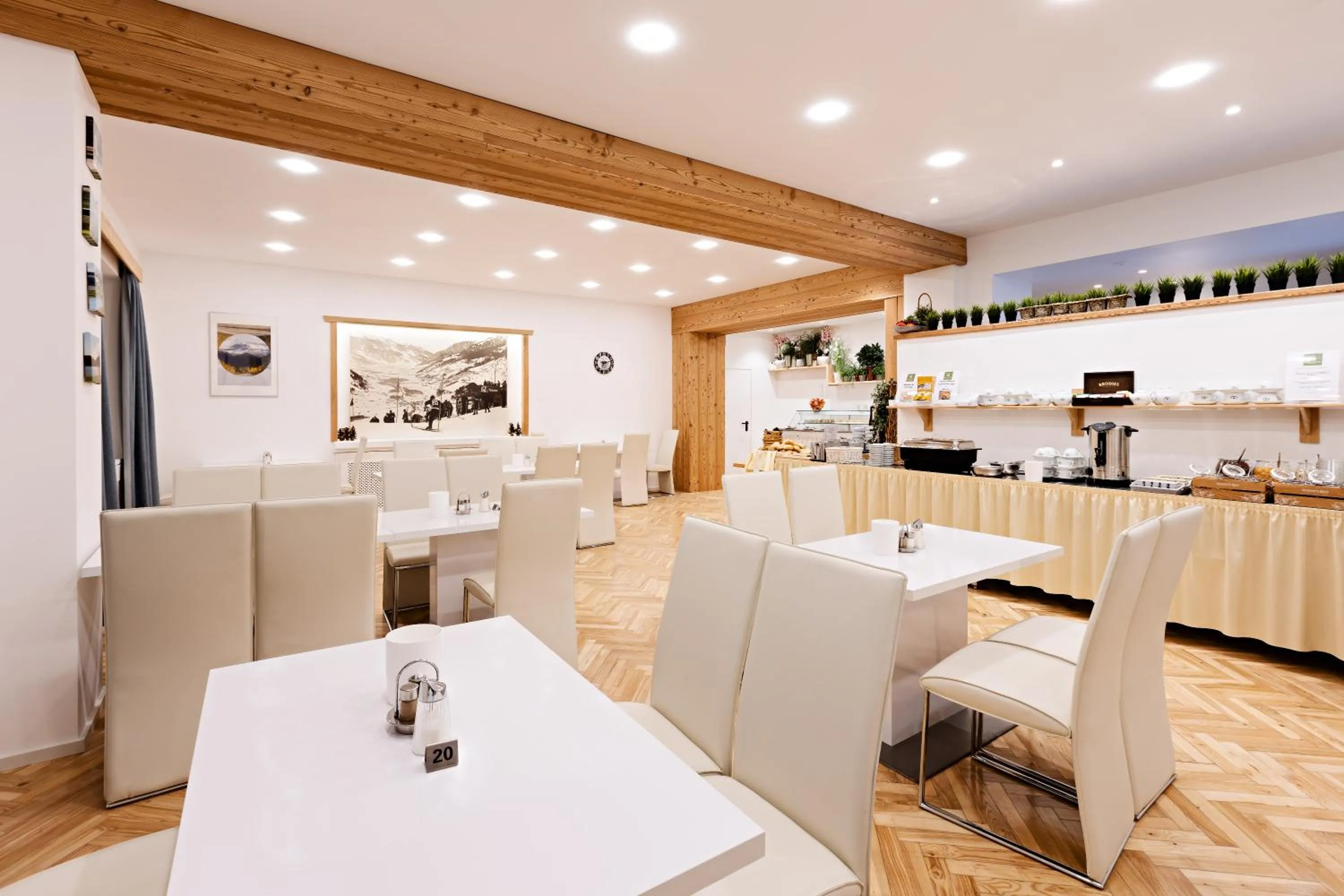 Buffet breakfast in Hotel Bristol