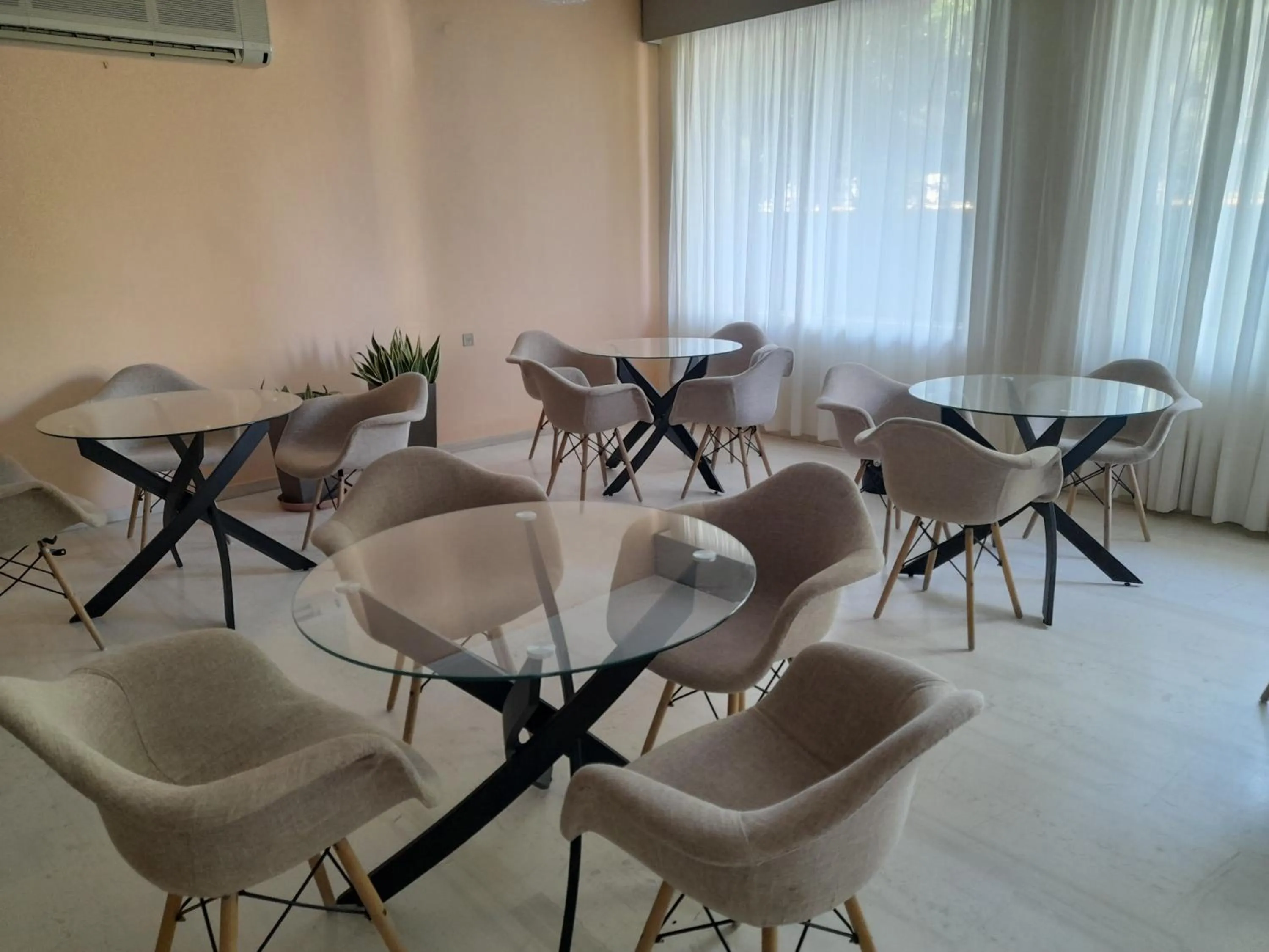 Seating area in Argassi Beach Hotel