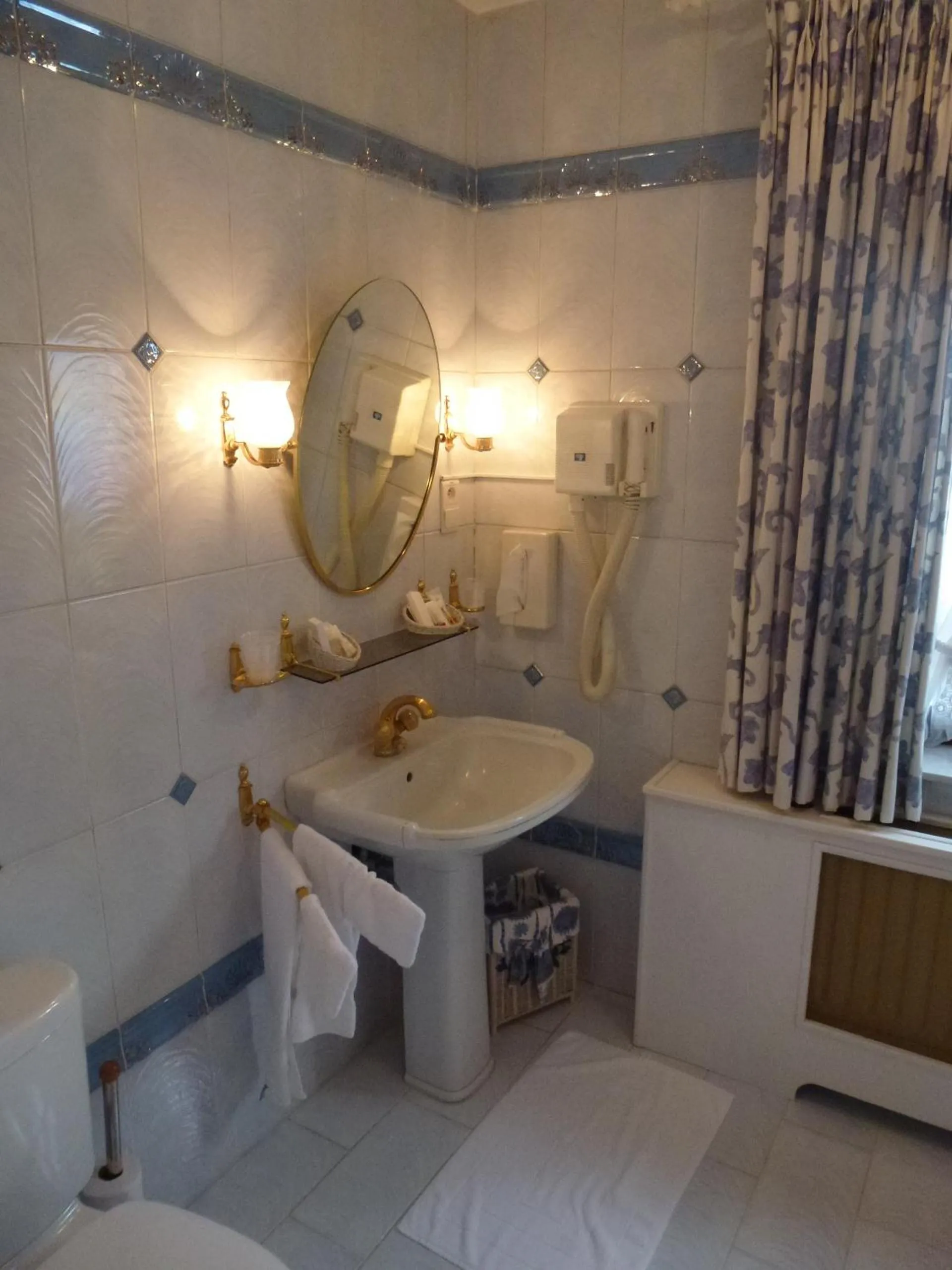 Bathroom in Kasteel van Nieuwland