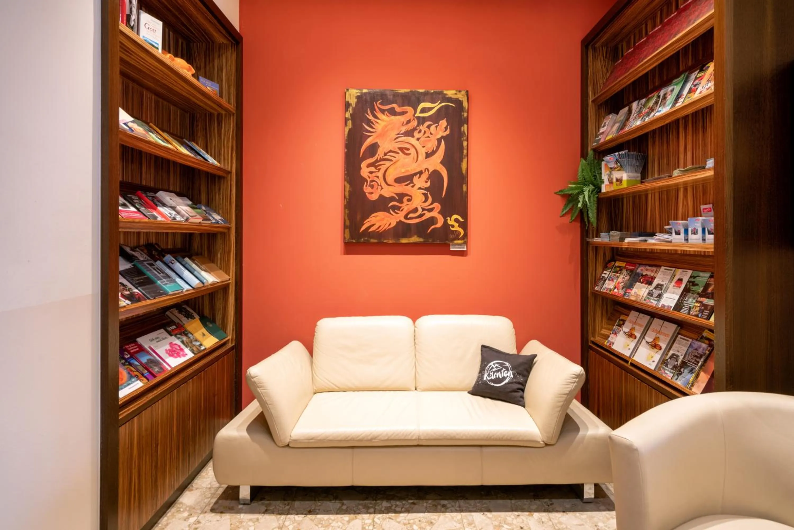 Library in Hotel Erlenhof