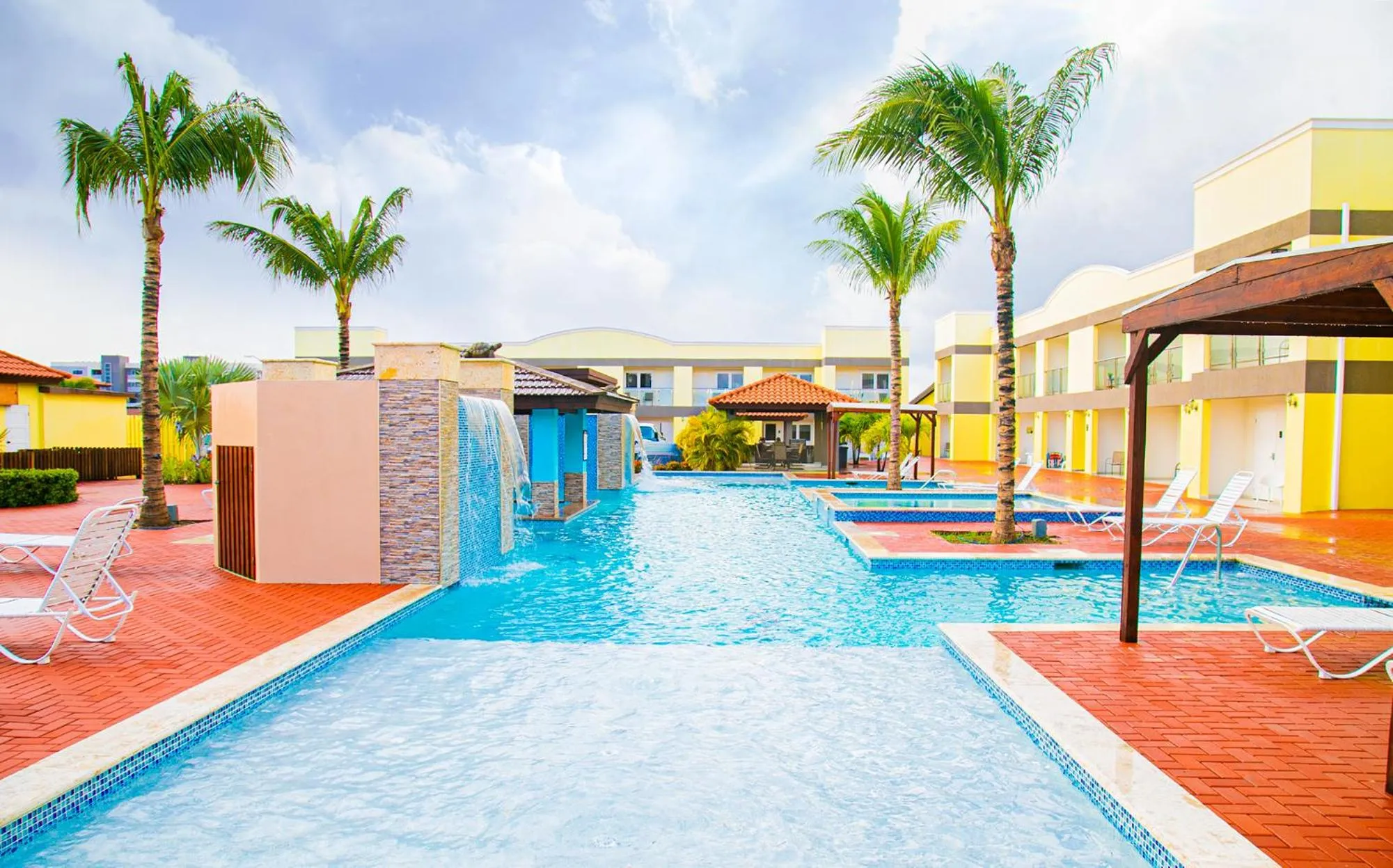 Swimming pool in Pearl Aruba Condos