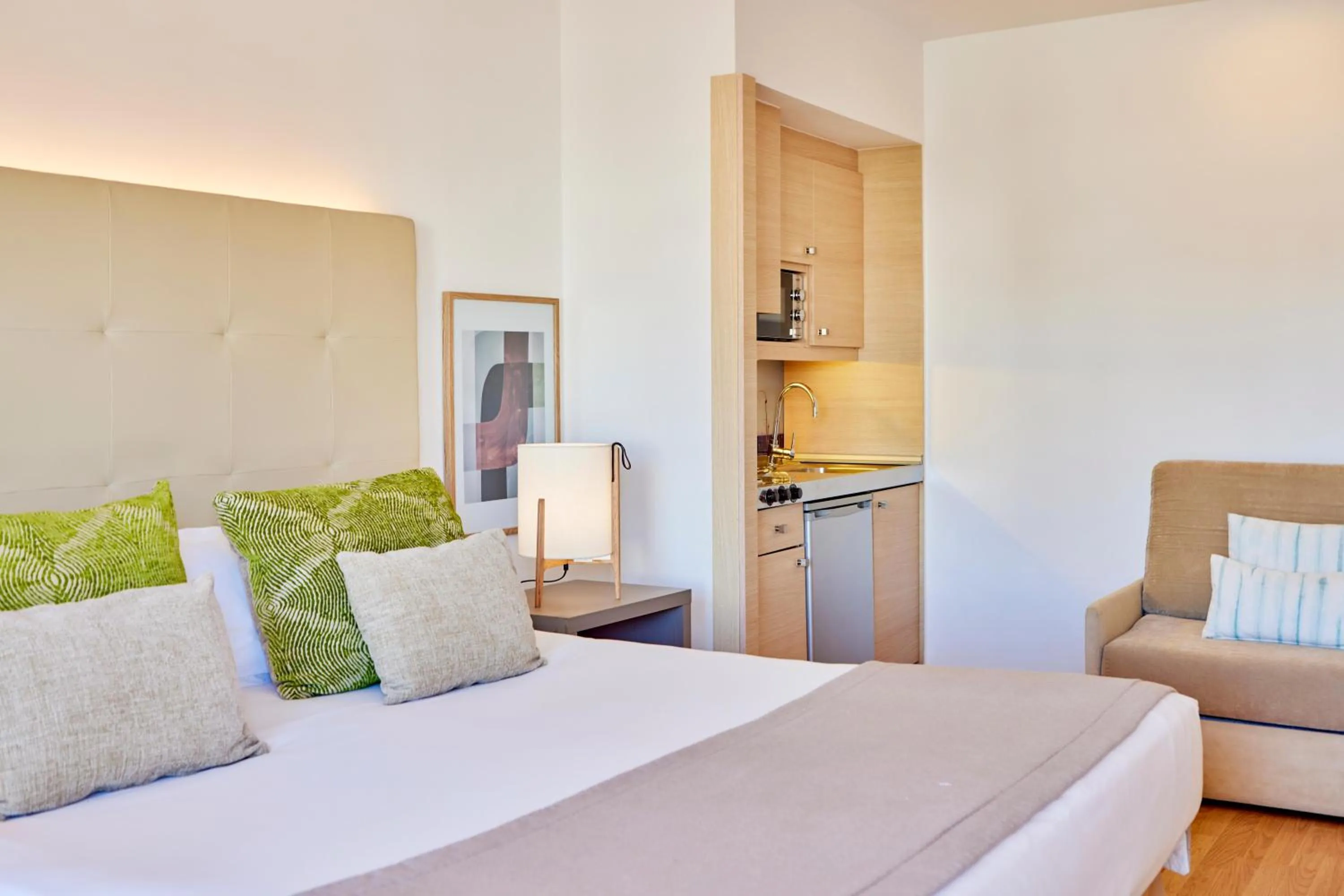 Photo of the whole room, Bed in Zafiro Bahia