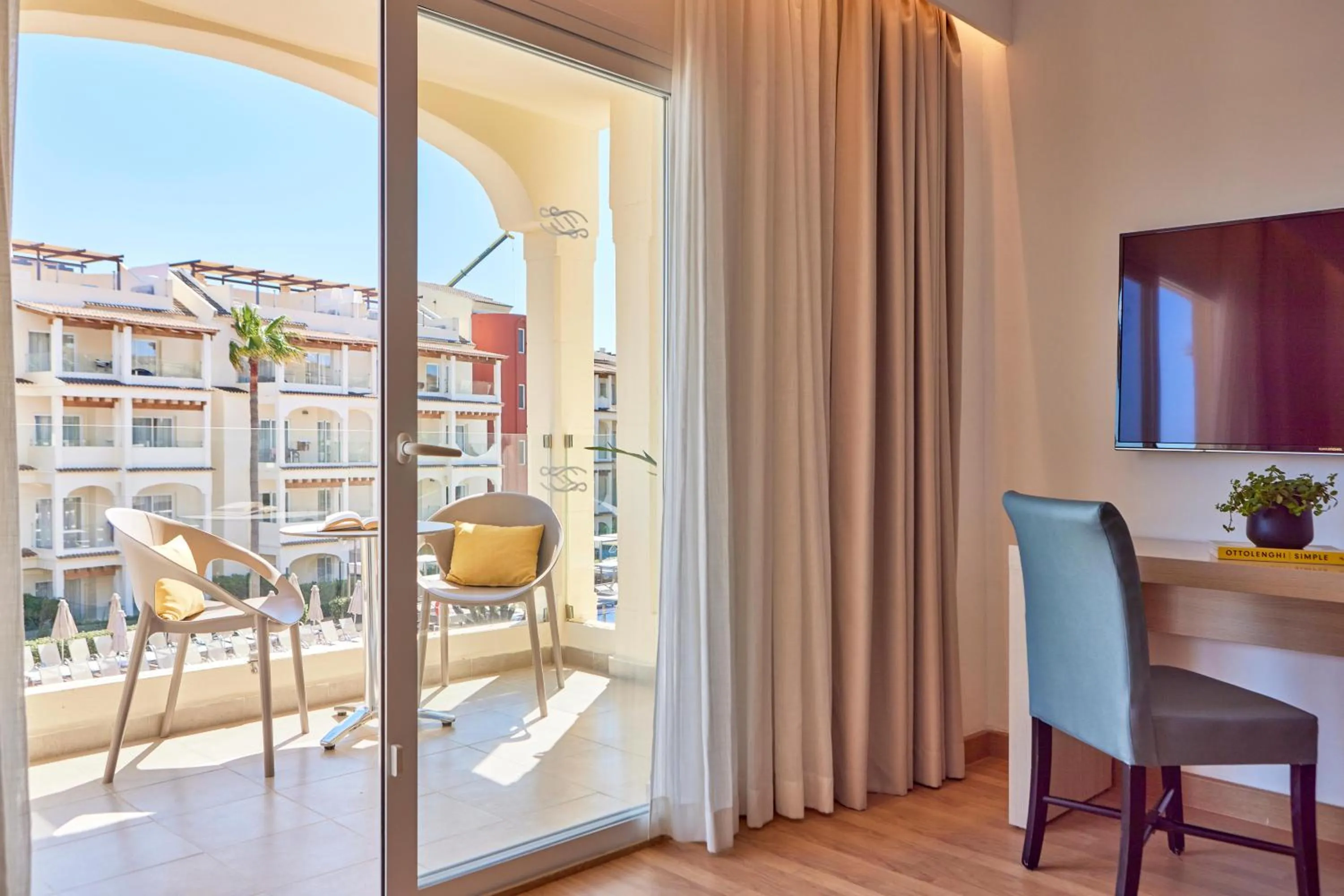 Photo of the whole room in Zafiro Bahia