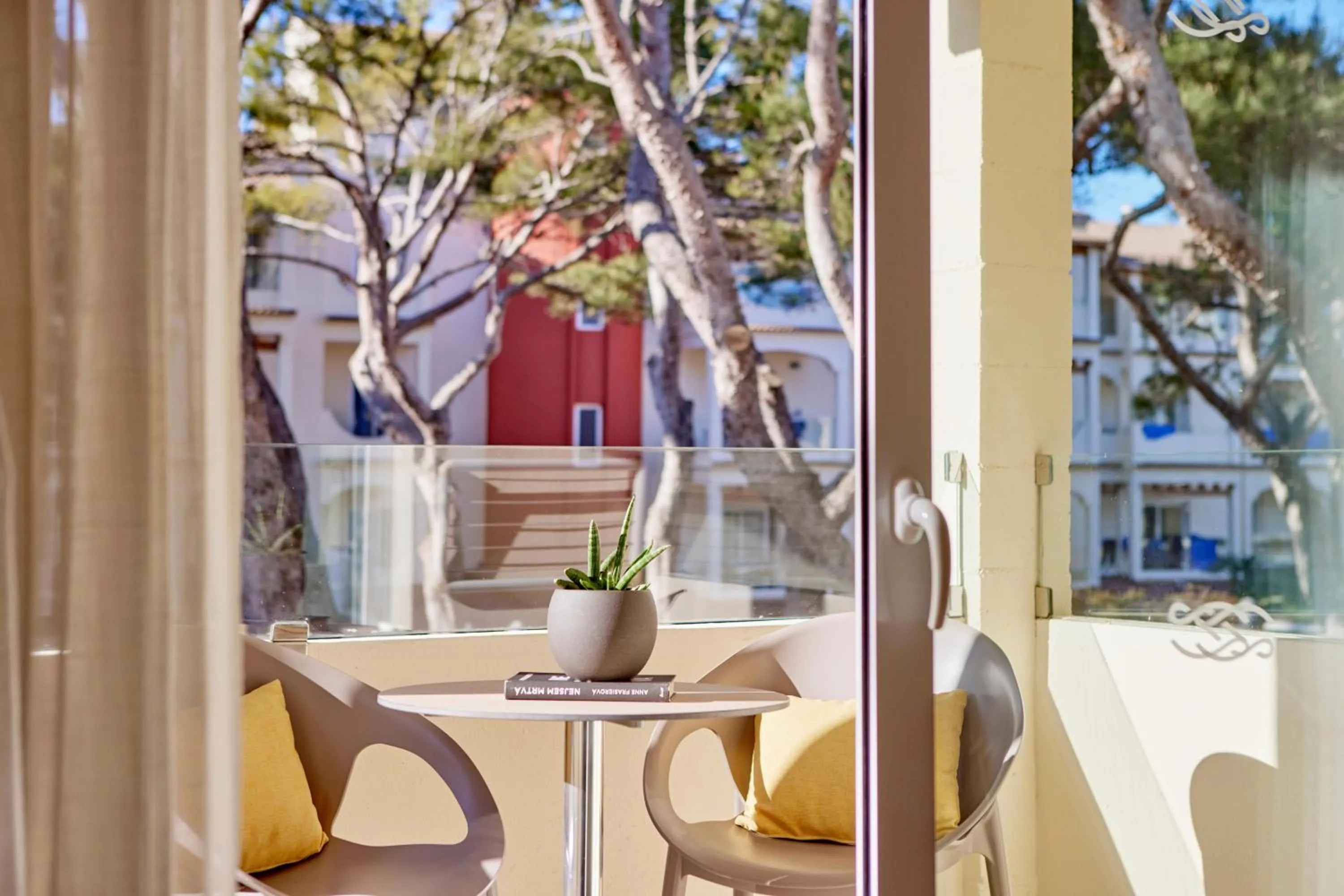 Photo of the whole room in Zafiro Bahia