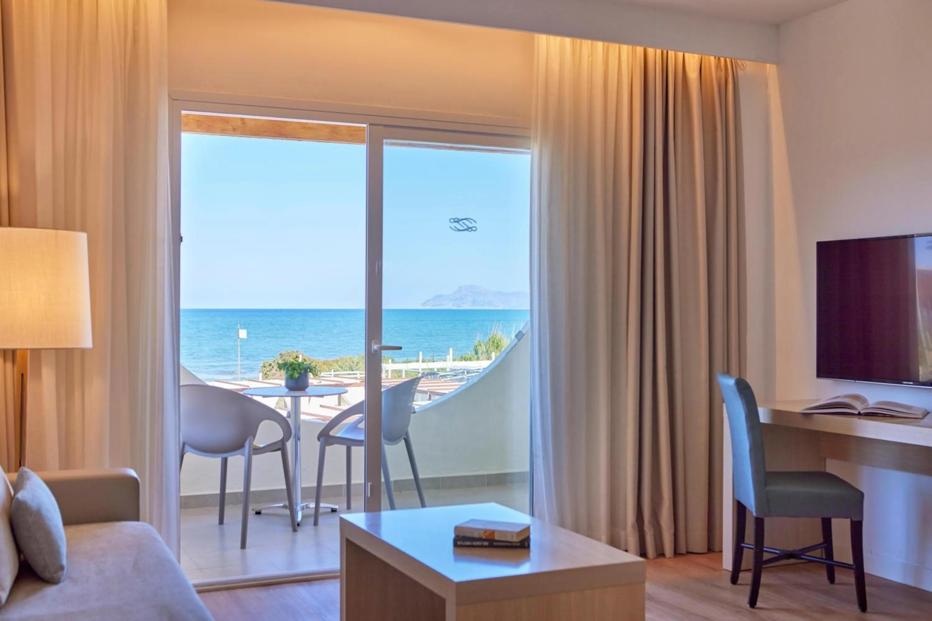 Photo of the whole room in Zafiro Bahia