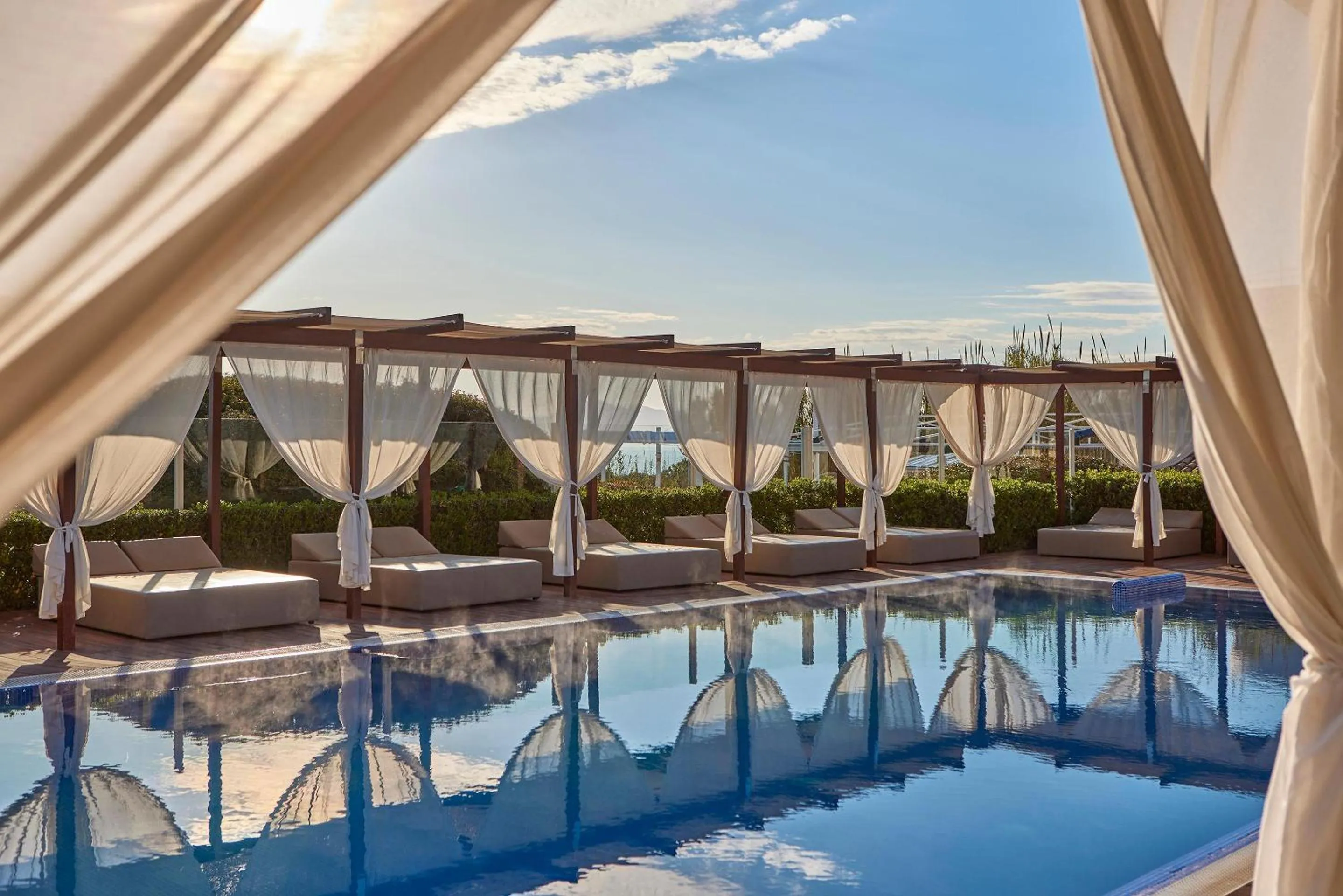 Swimming pool in Zafiro Bahia