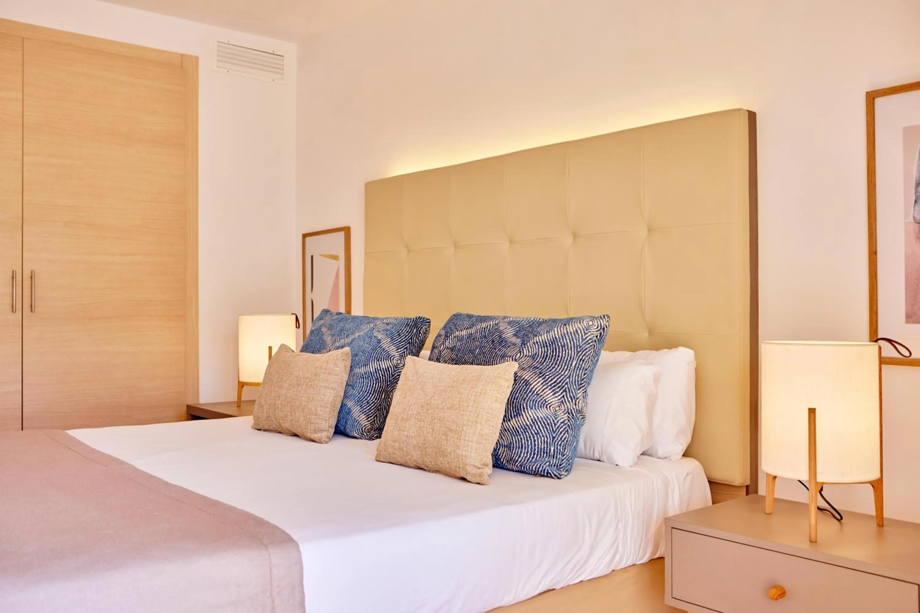 Photo of the whole room, Bed in Zafiro Bahia