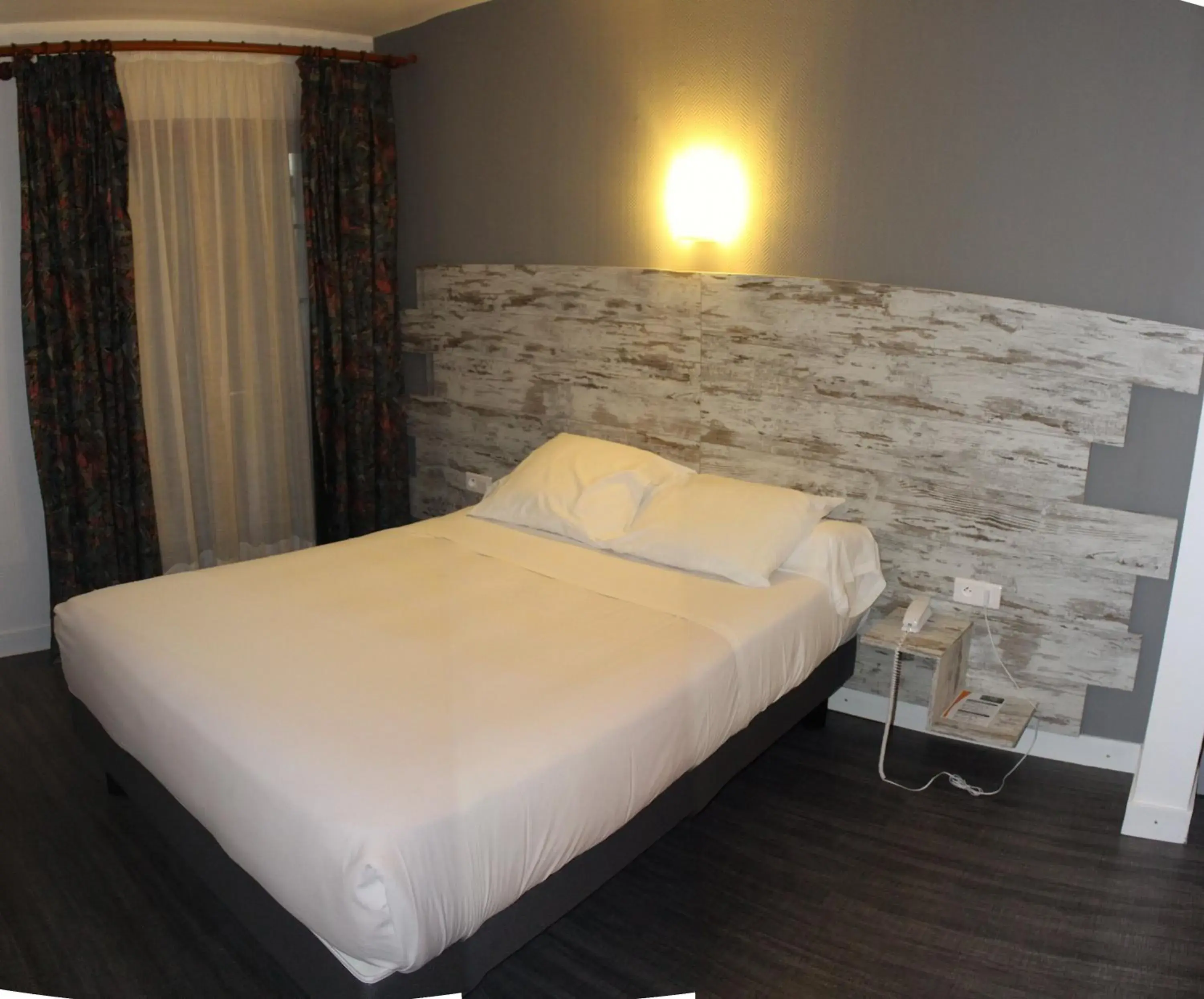 Double Room with Park View in Hôtel Etang des Reynats Double Room with Park View in Hôtel Etang des Reynats