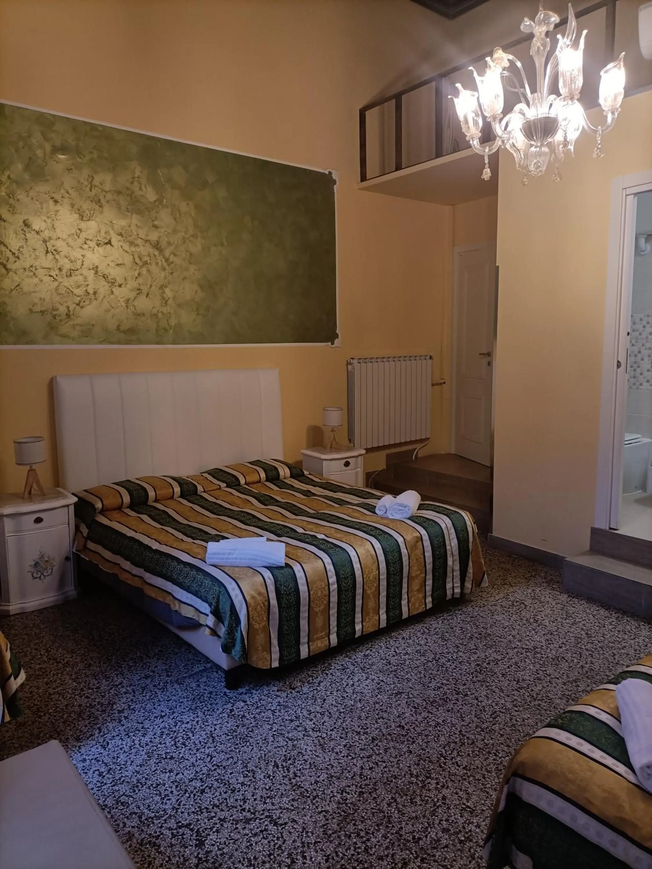 Bed in Palazzo Lion Morosini - Check in presso Locanda Ai Santi Apostoli