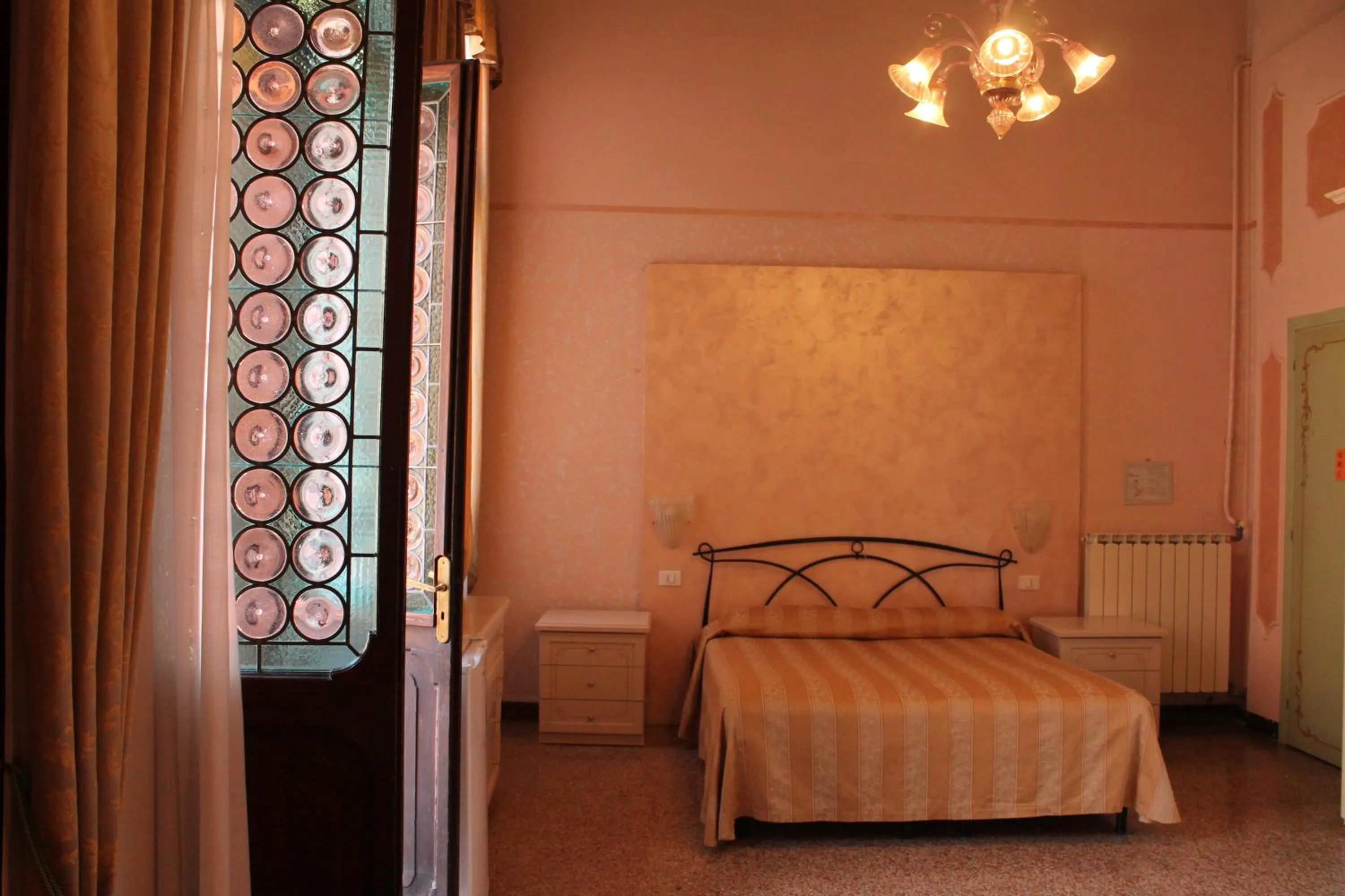 Bedroom, Bed in Palazzo Lion Morosini - Check in presso Locanda Ai Santi Apostoli