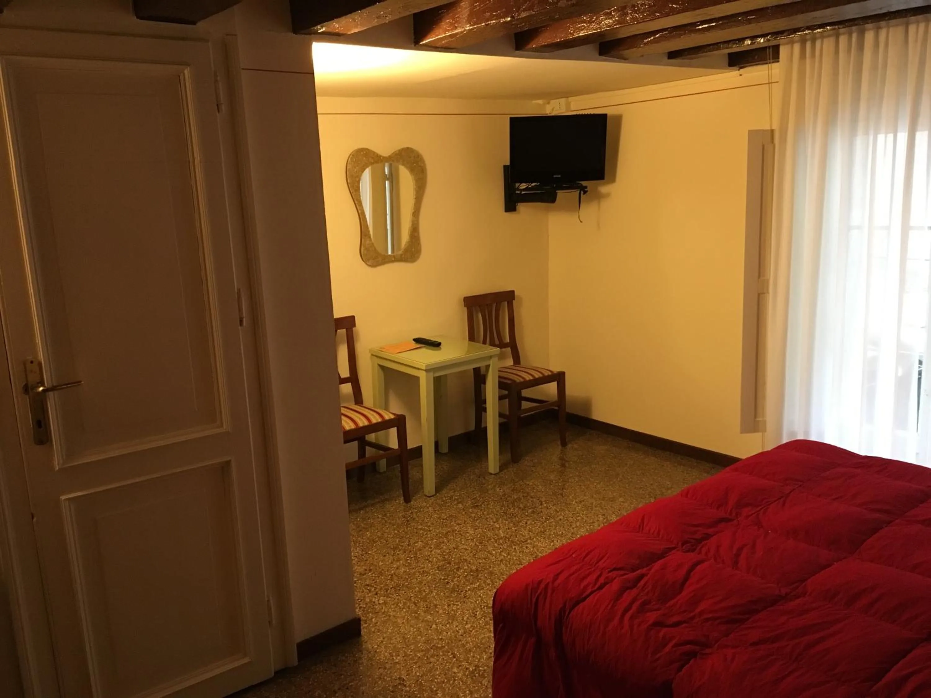 Bedroom, Bed in Palazzo Lion Morosini - Check in presso Locanda Ai Santi Apostoli