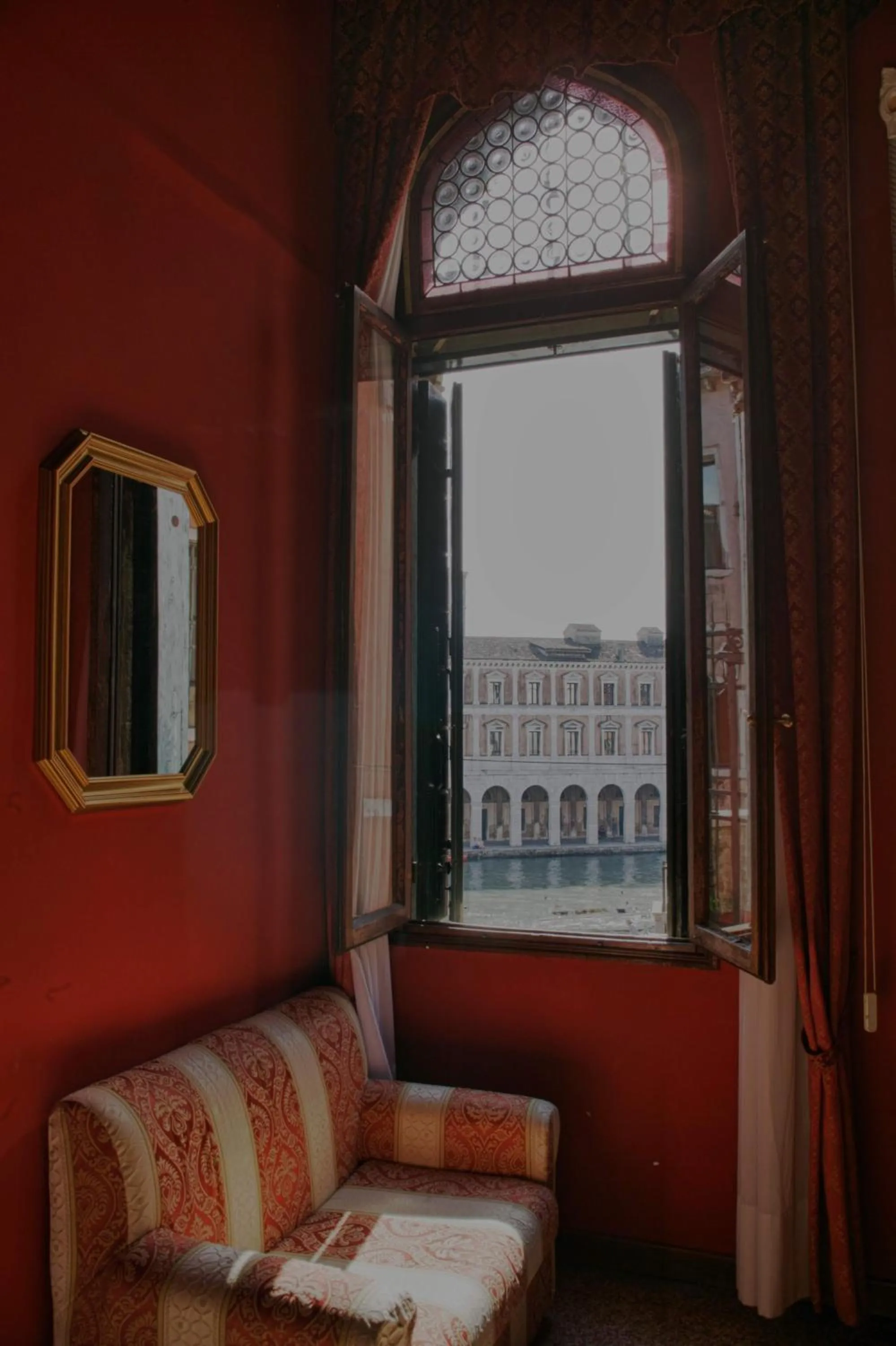 Photo of the whole room in Palazzo Lion Morosini - Check in presso Locanda Ai Santi Apostoli