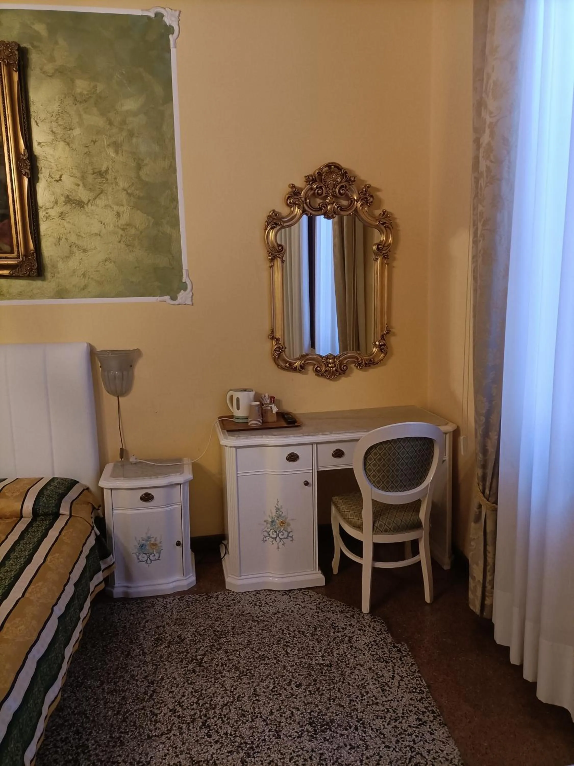 Bed in Palazzo Lion Morosini - Check in presso Locanda Ai Santi Apostoli