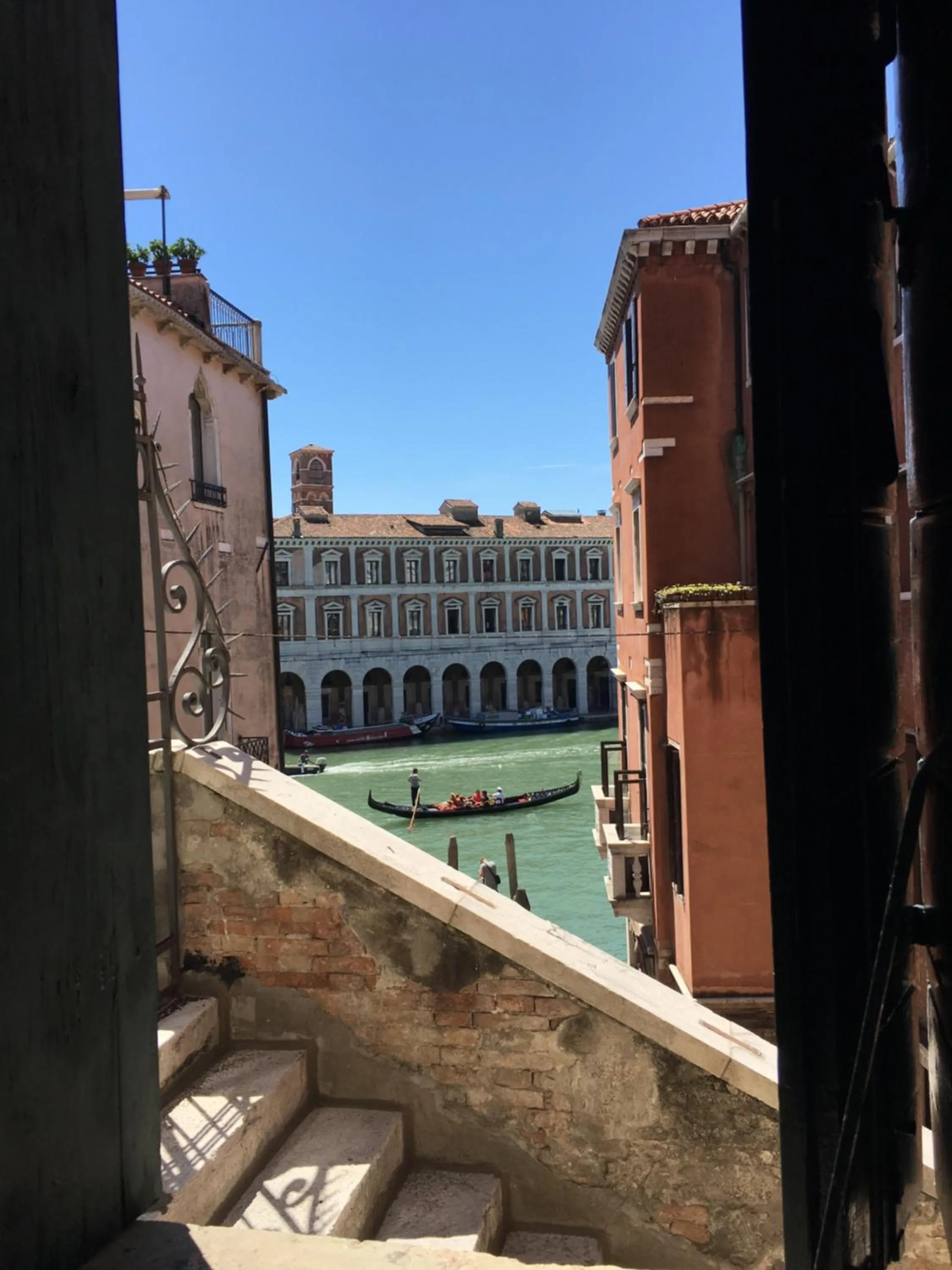 River view in Palazzo Lion Morosini - Check in presso Locanda Ai Santi Apostoli