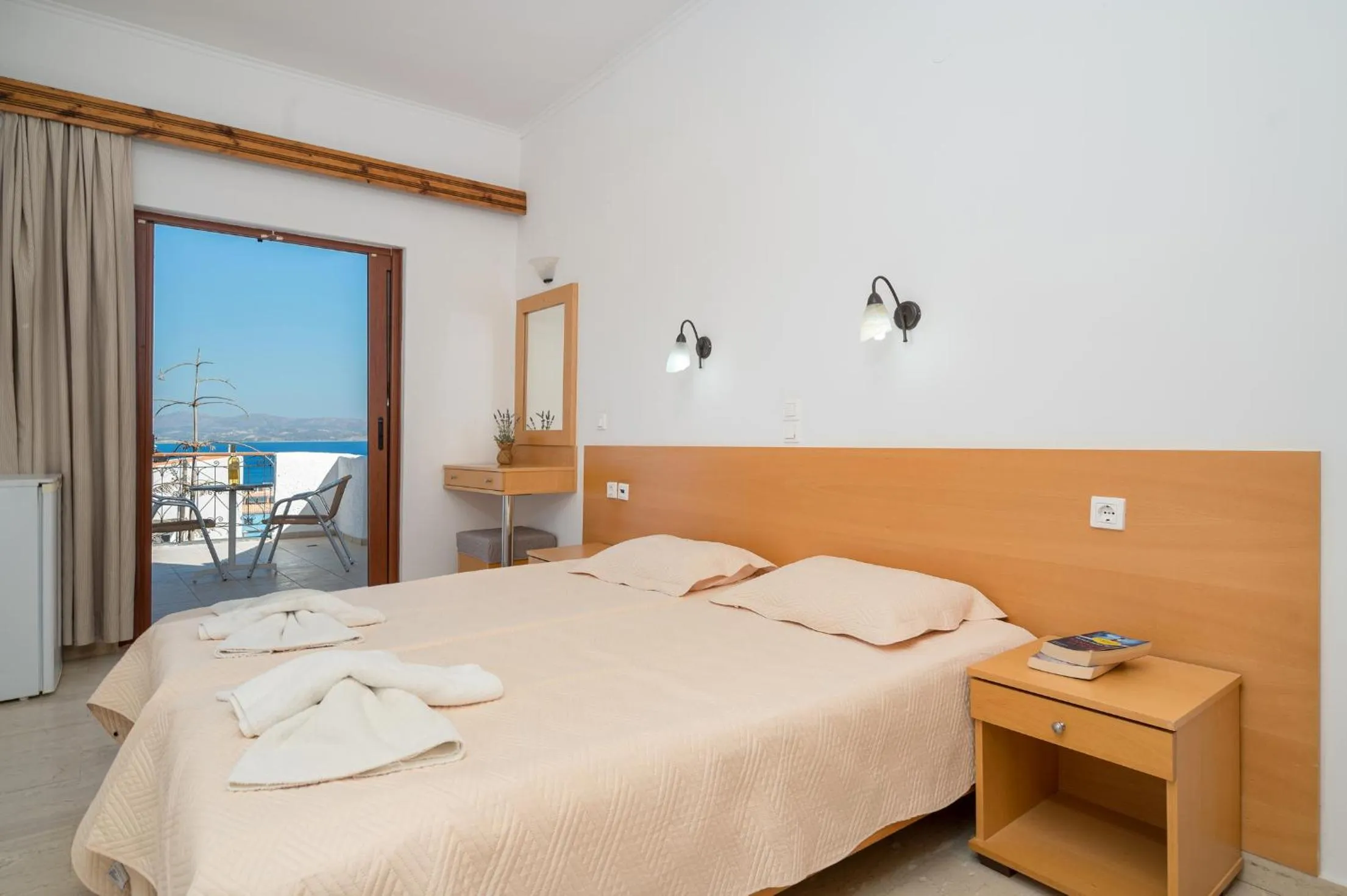 Bedroom, Bed in Adonis Hotel