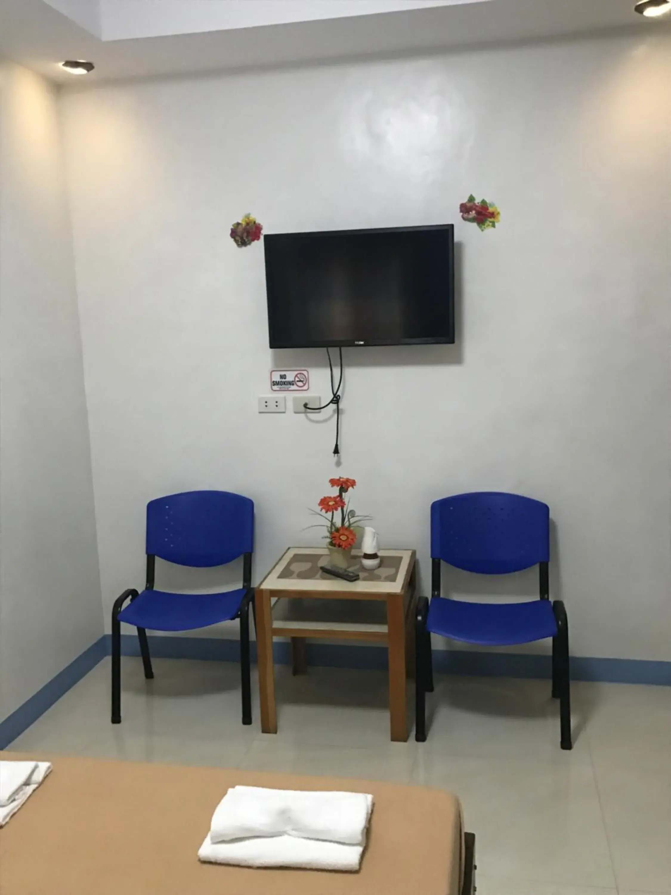 Double Room with Private Bathroom in Alzeah's Place Room for Rent Double Room with Private Bathroom in Alzeah's Place Room for Rent