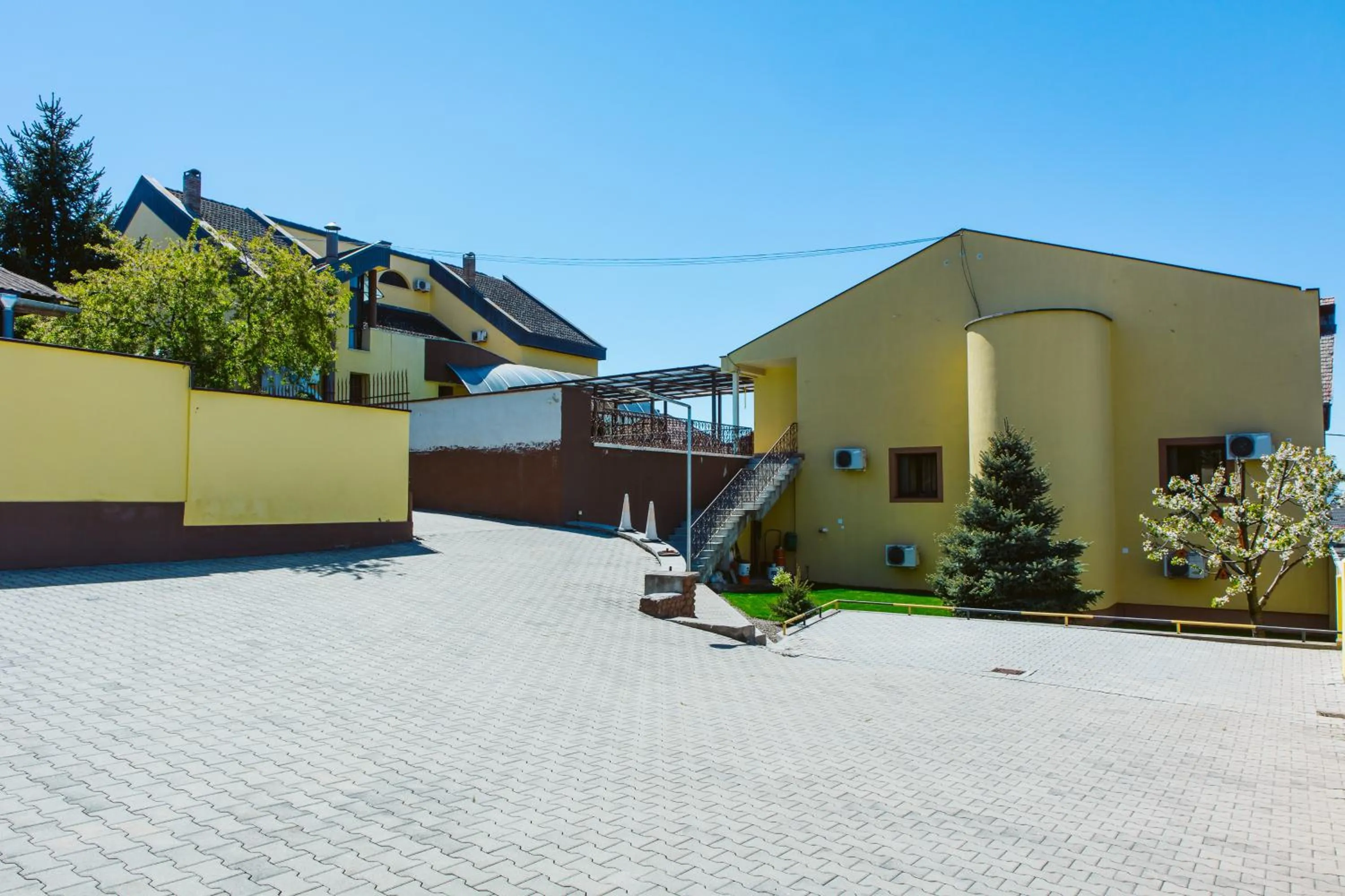 Property building in Pensiunea Imperial