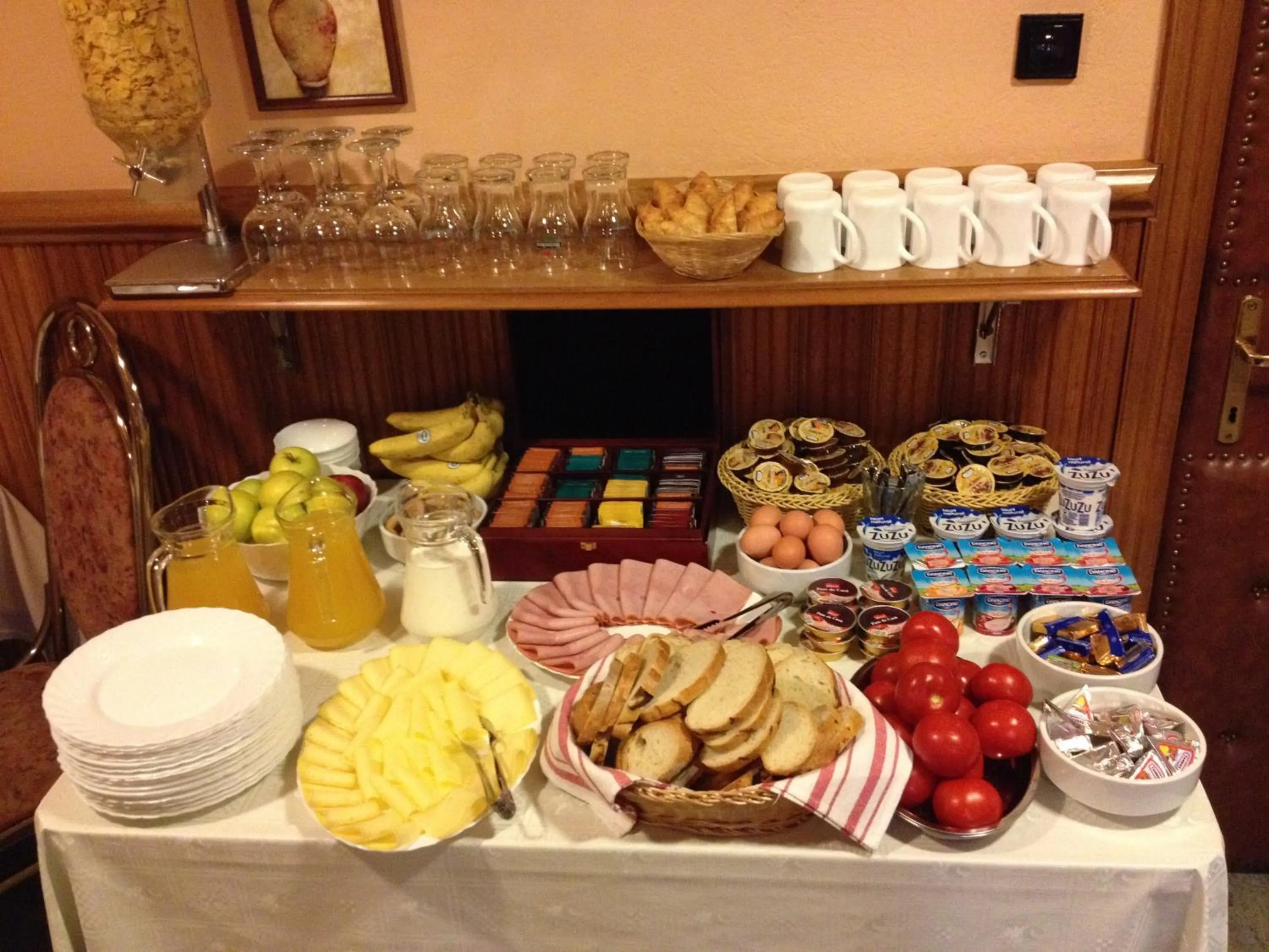 Restaurant/places to eat in Pensiunea Imperial