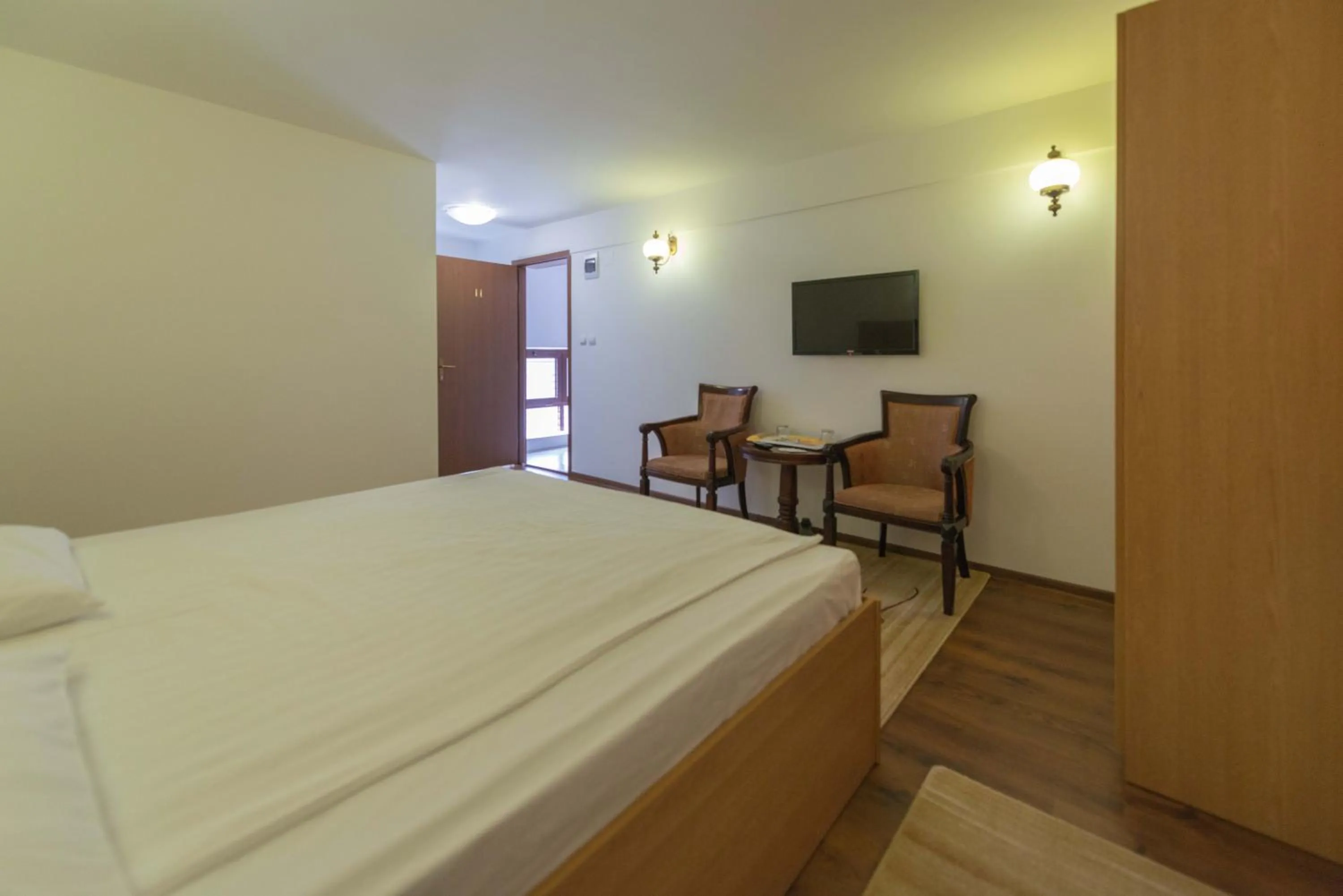 Photo of the whole room, Bed in Pensiunea Imperial