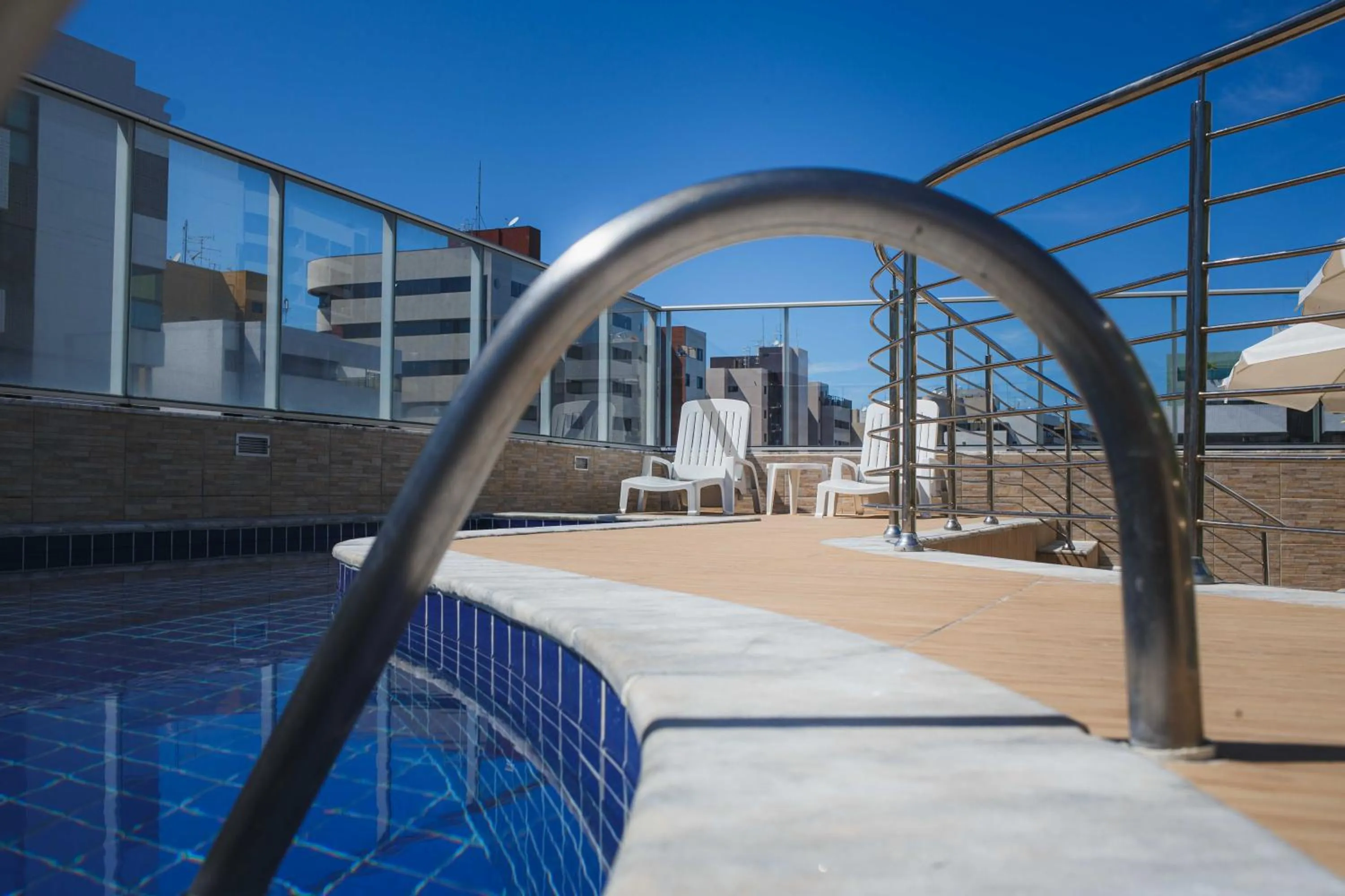 Swimming pool in Trópico Praia Hotel