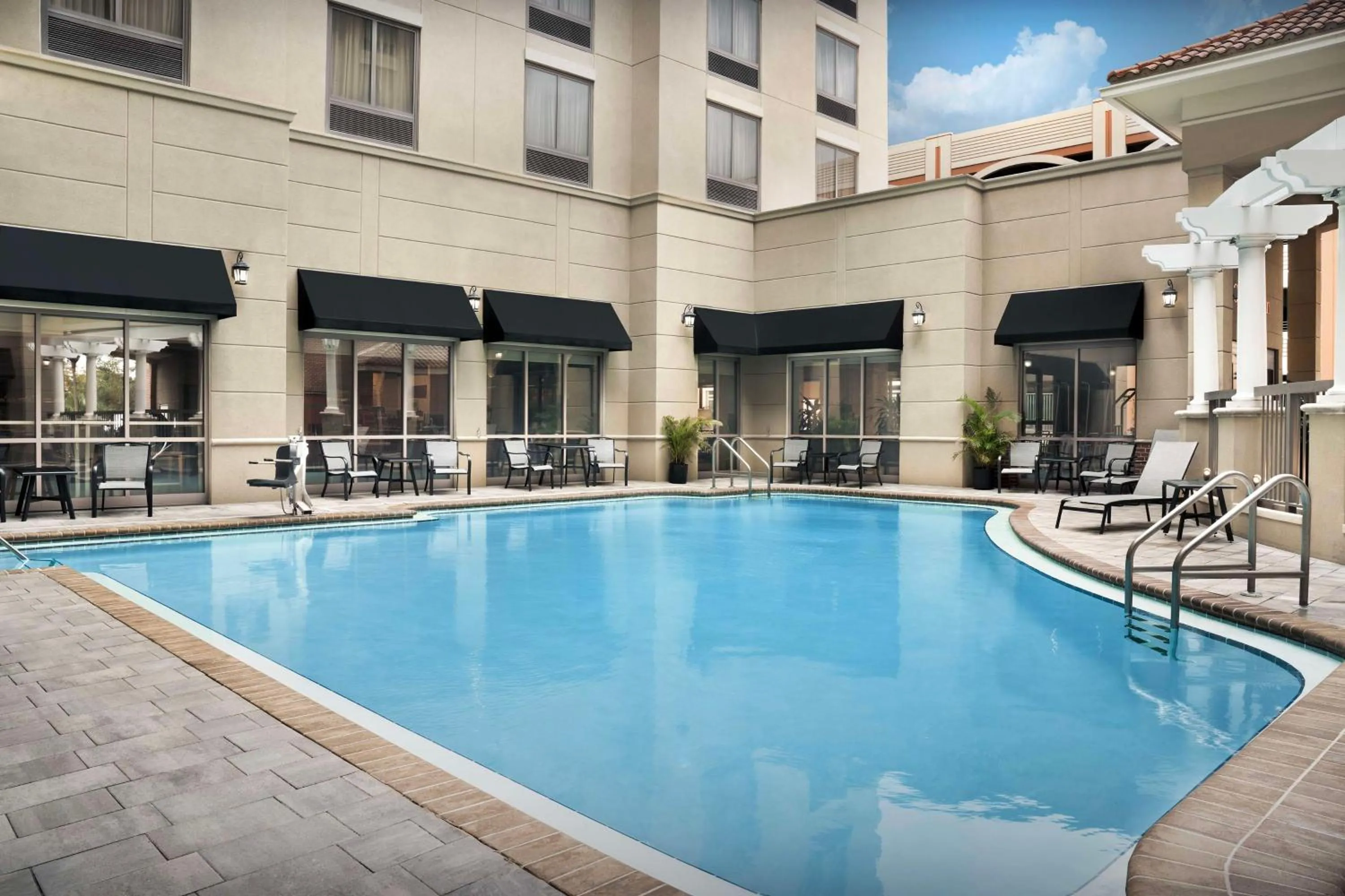 Pool view in Homewood Suites by Hilton Jacksonville-Downtown/Southbank